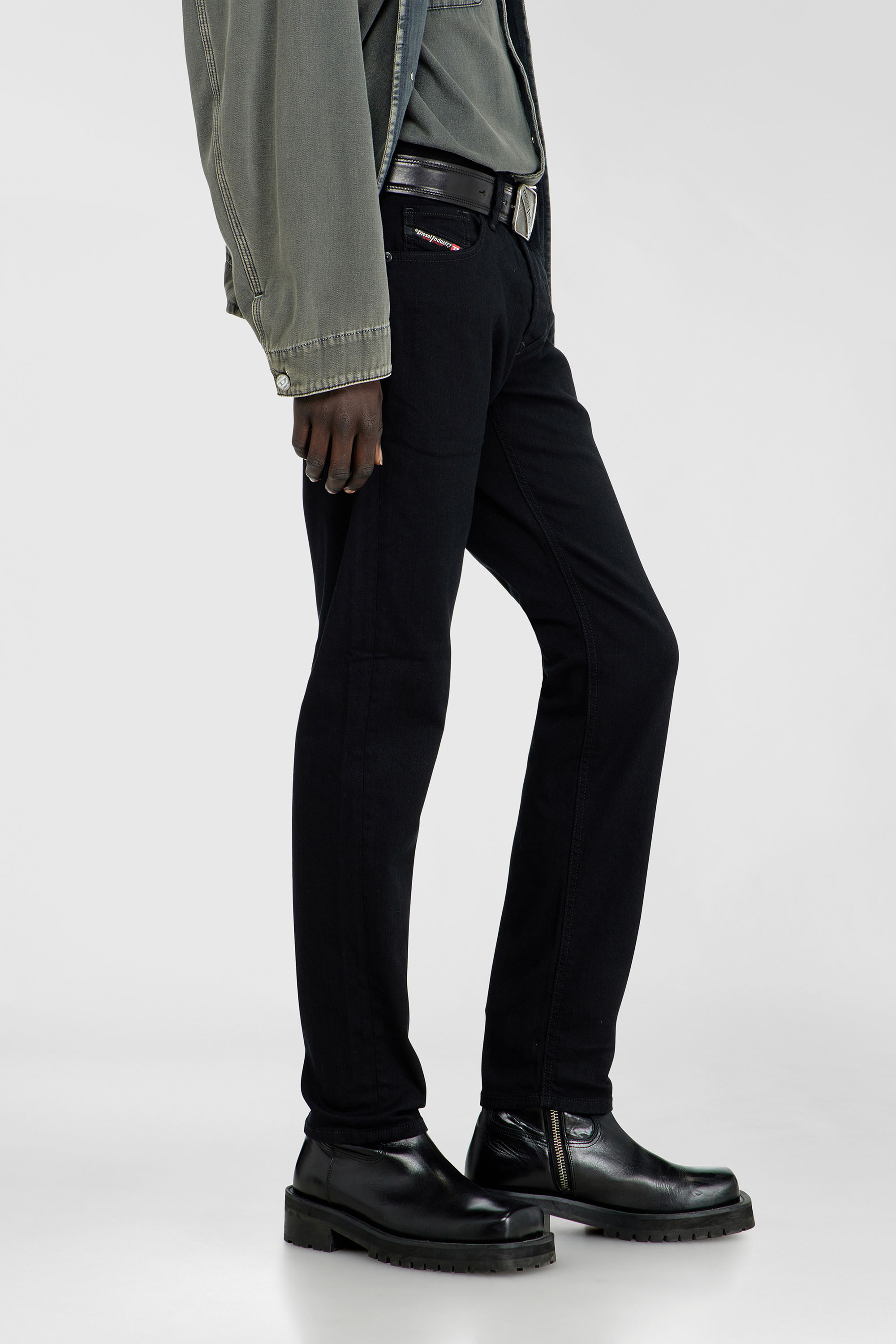Diesel - Regular Jeans 1986 Larkee-Beex 0688H Uomo, Nero/Grigio scuro - Image 7