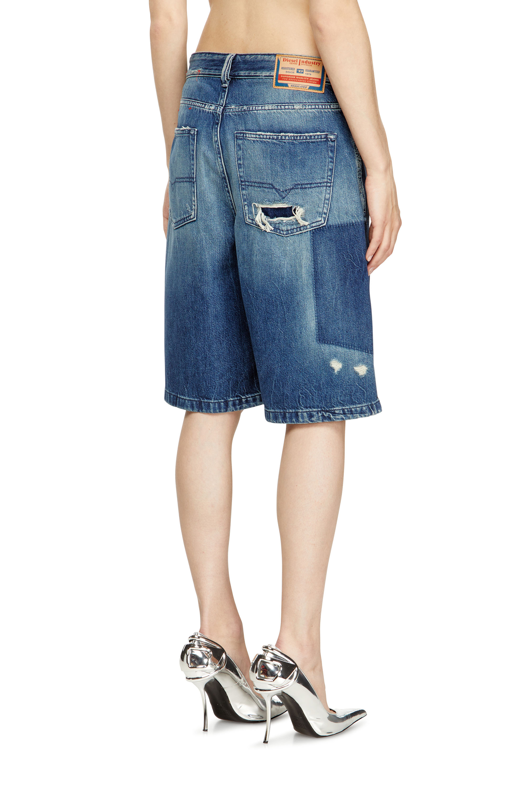 Diesel - DE-SIRE-SHORT, Short in denim a contrasto di colore Donna in Blu - 4