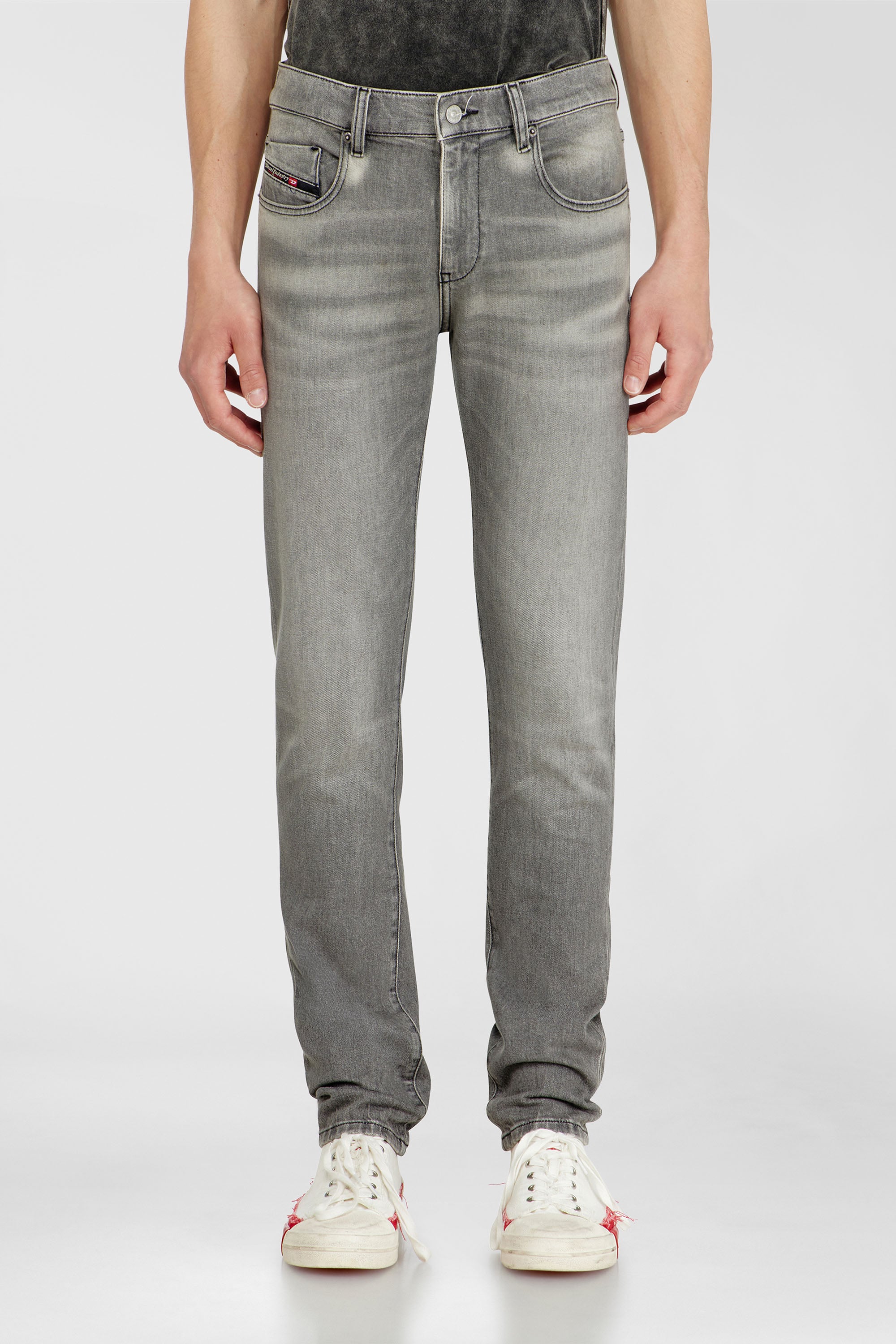 Diesel - Slim Jeans 2019 D-Strukt 0KBBL Uomo, Grigio Chiaro - Image 1