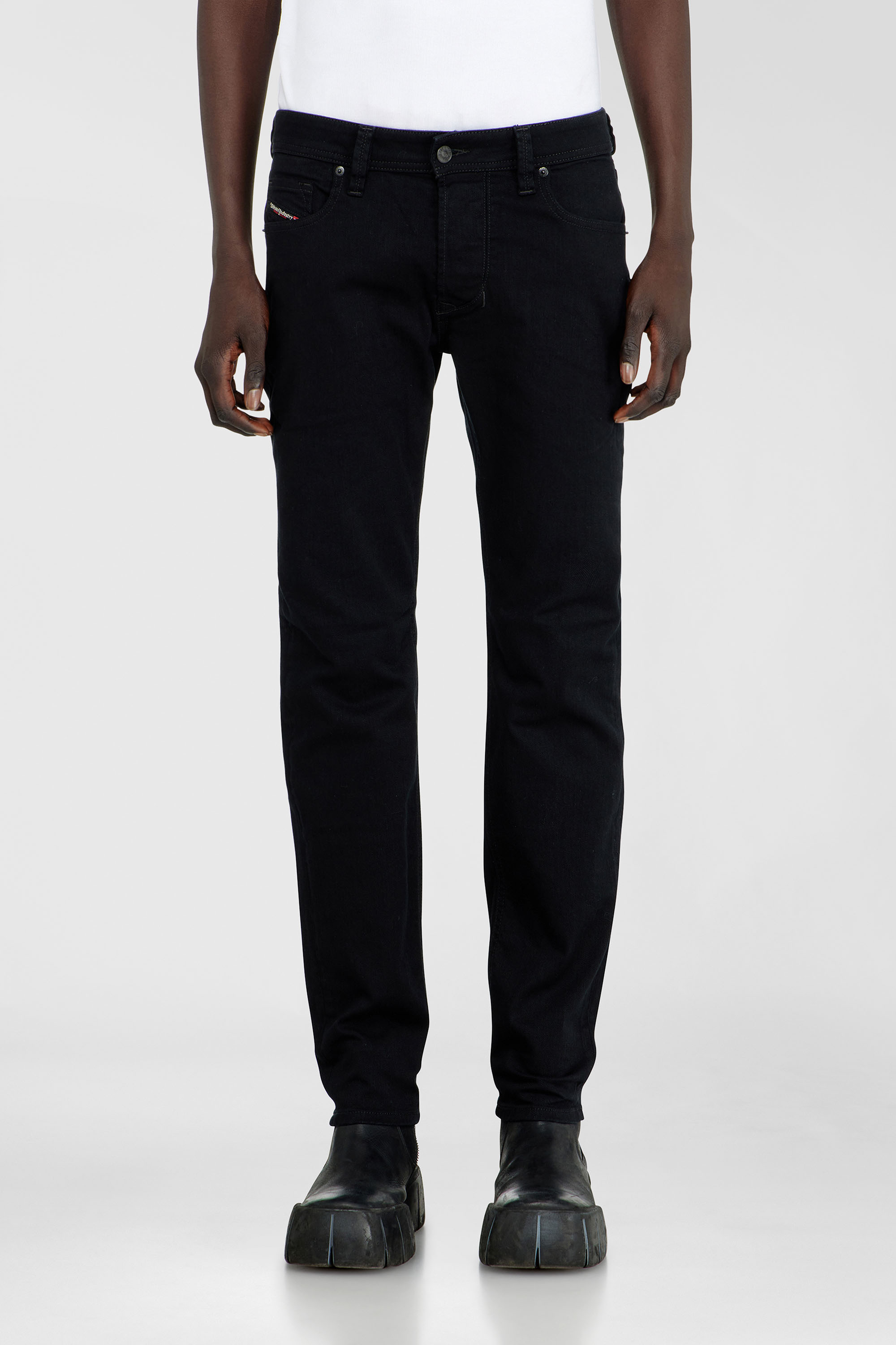 Diesel - Regular Jeans 1986 Larkee-Beex 0688H Uomo, Nero/Grigio scuro - Image 1
