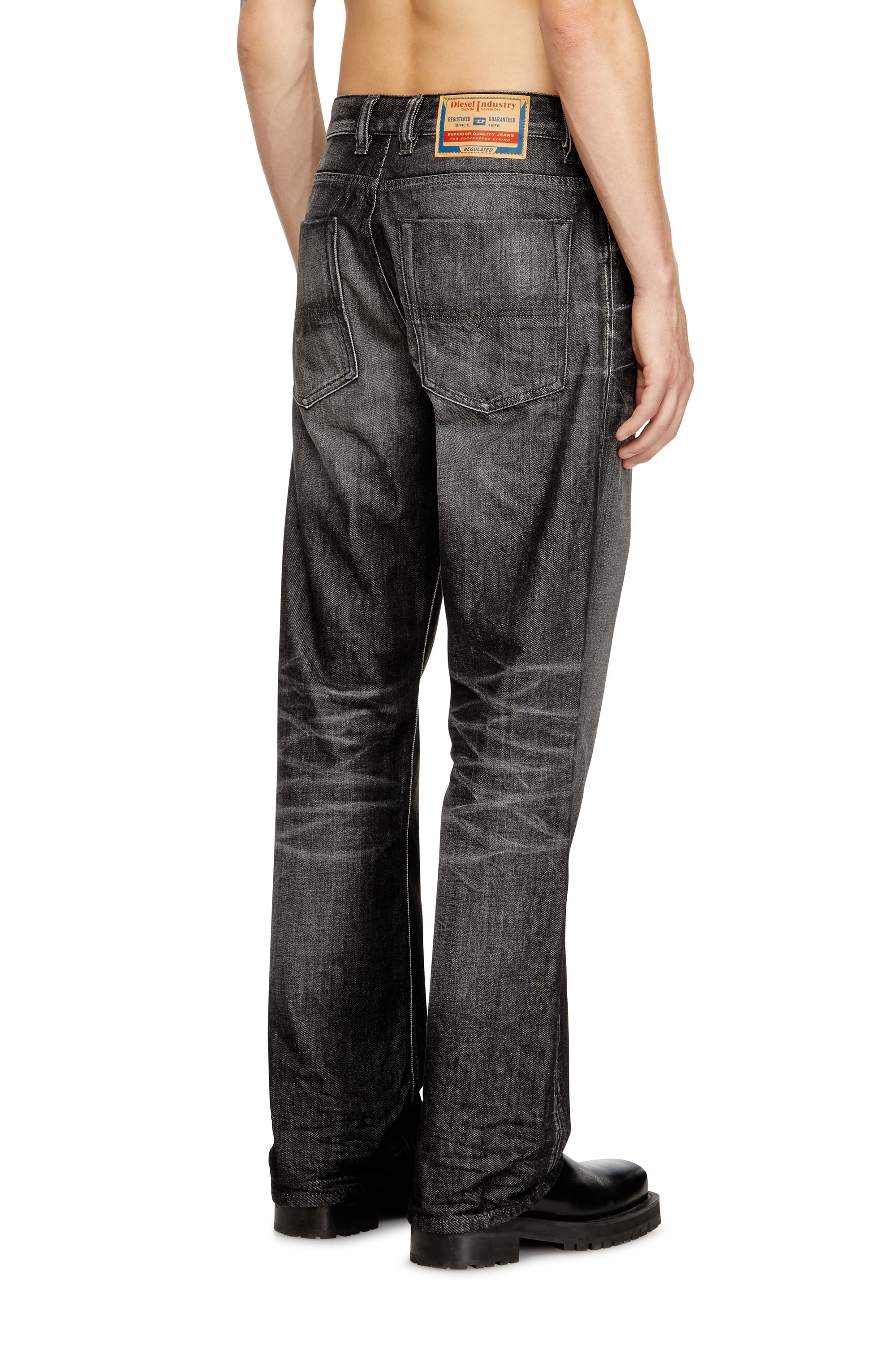Diesel - Relaxed Jeans 1980 D-Eeper 09M63 Uomo, Nero/Grigio scuro - Image 4