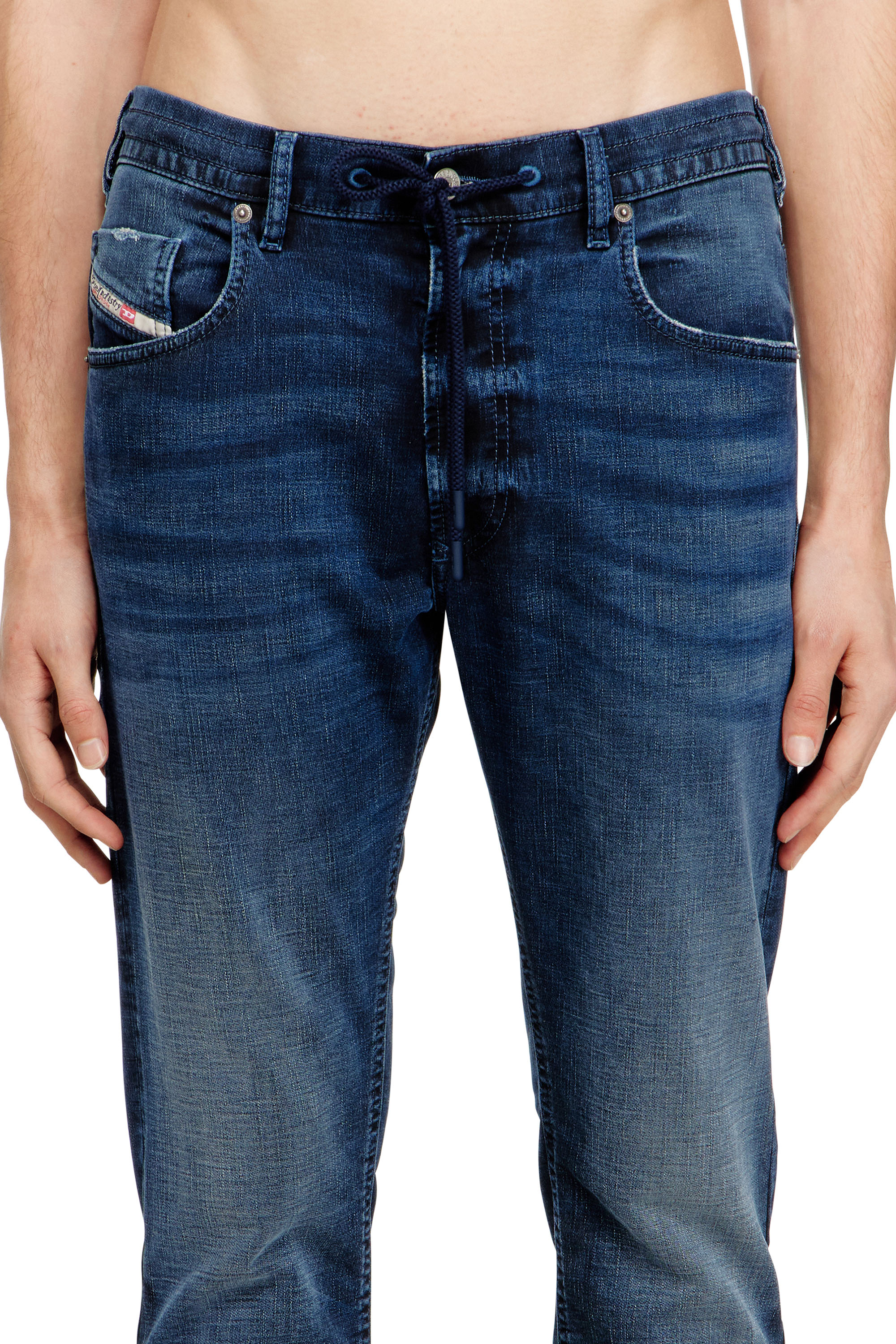 Diesel - Regular 2032 D-Krooley Joggjeans&reg; 09N65 Uomo, Blu Scuro - Image 4