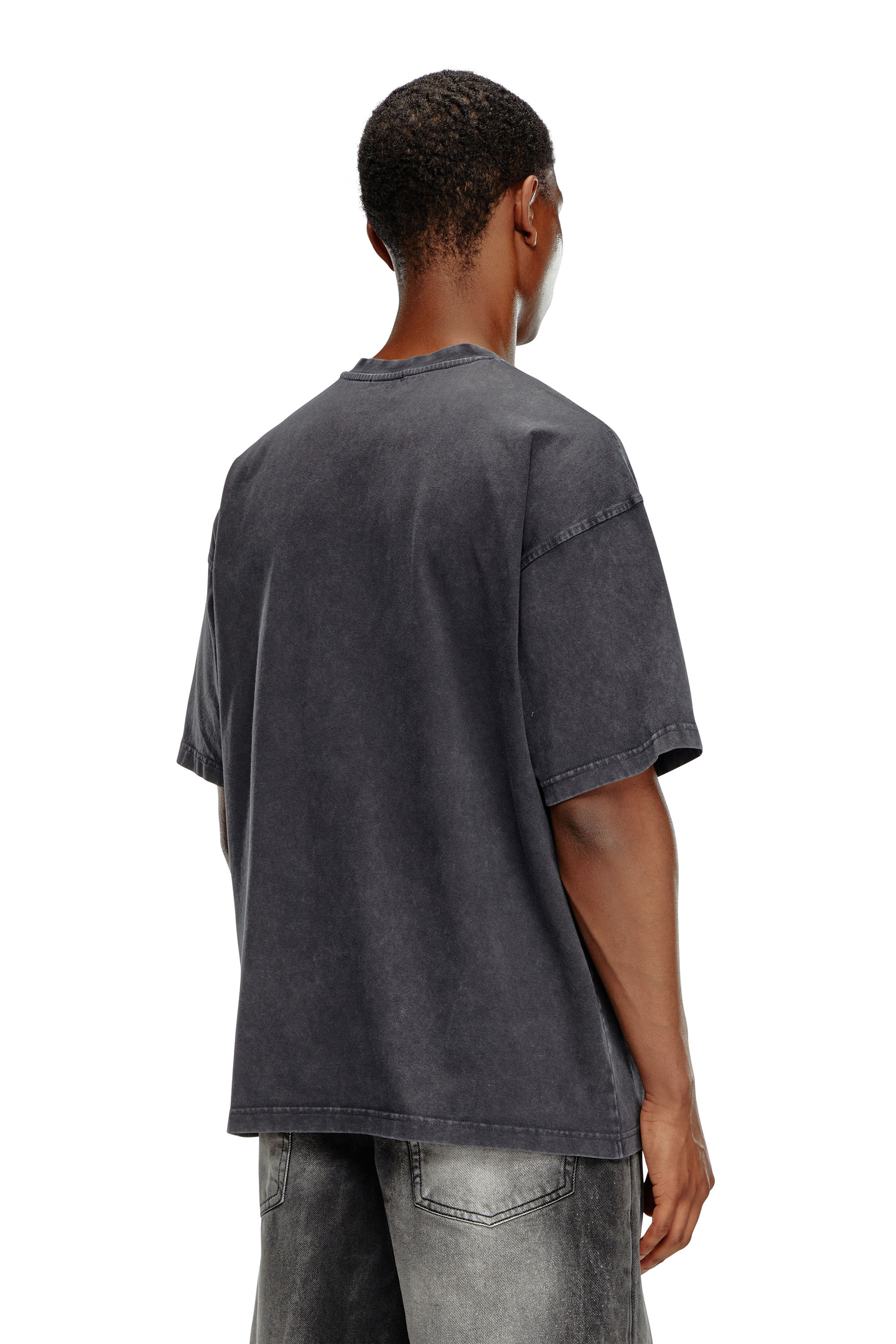 Diesel - T-BOXT-Q22, Uomo T-shirt sfumata con stampa Oval D in Nero - Image 4