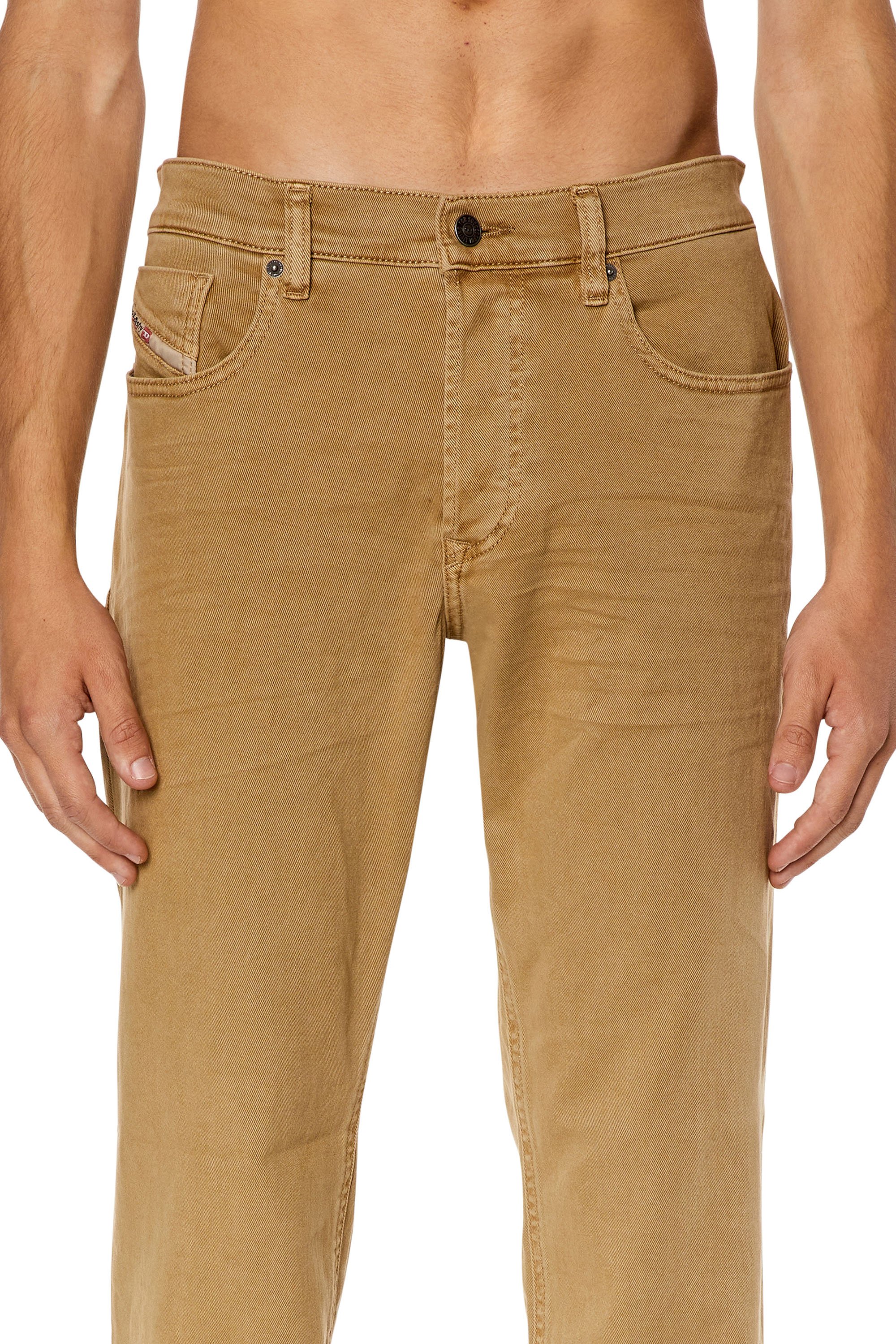 Diesel - Tapered Jeans 2023 D-Finitive 0QWTY, Marrone Chiaro - Image 3