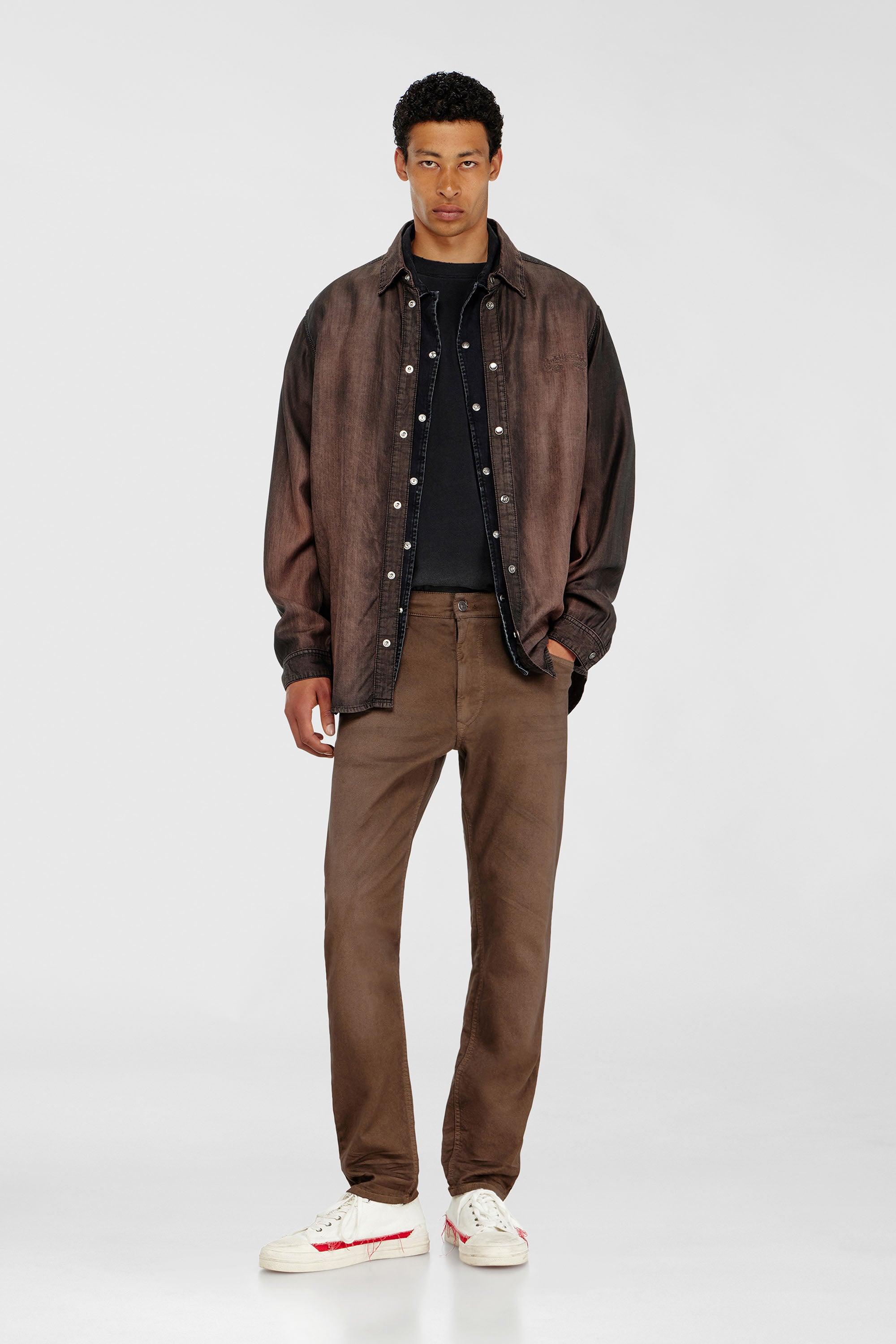 Diesel - Regular 2032 D-Krooley-BW Joggjeans&reg; 0670M Uomo, Marrone - Image 2