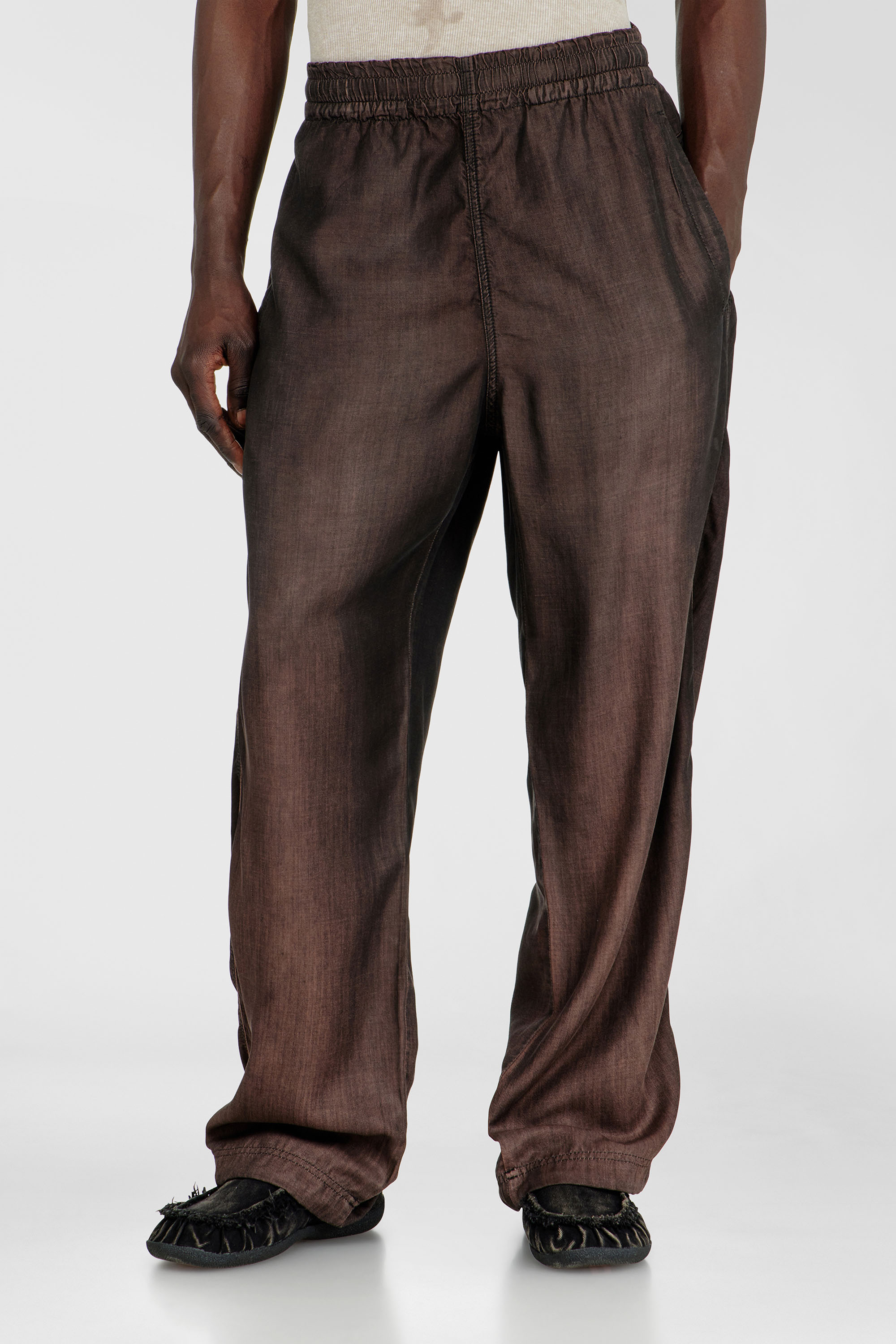 Diesel - Relaxed Jeans D-Roder 068YF Unisex, Testa di Moro - Image 1