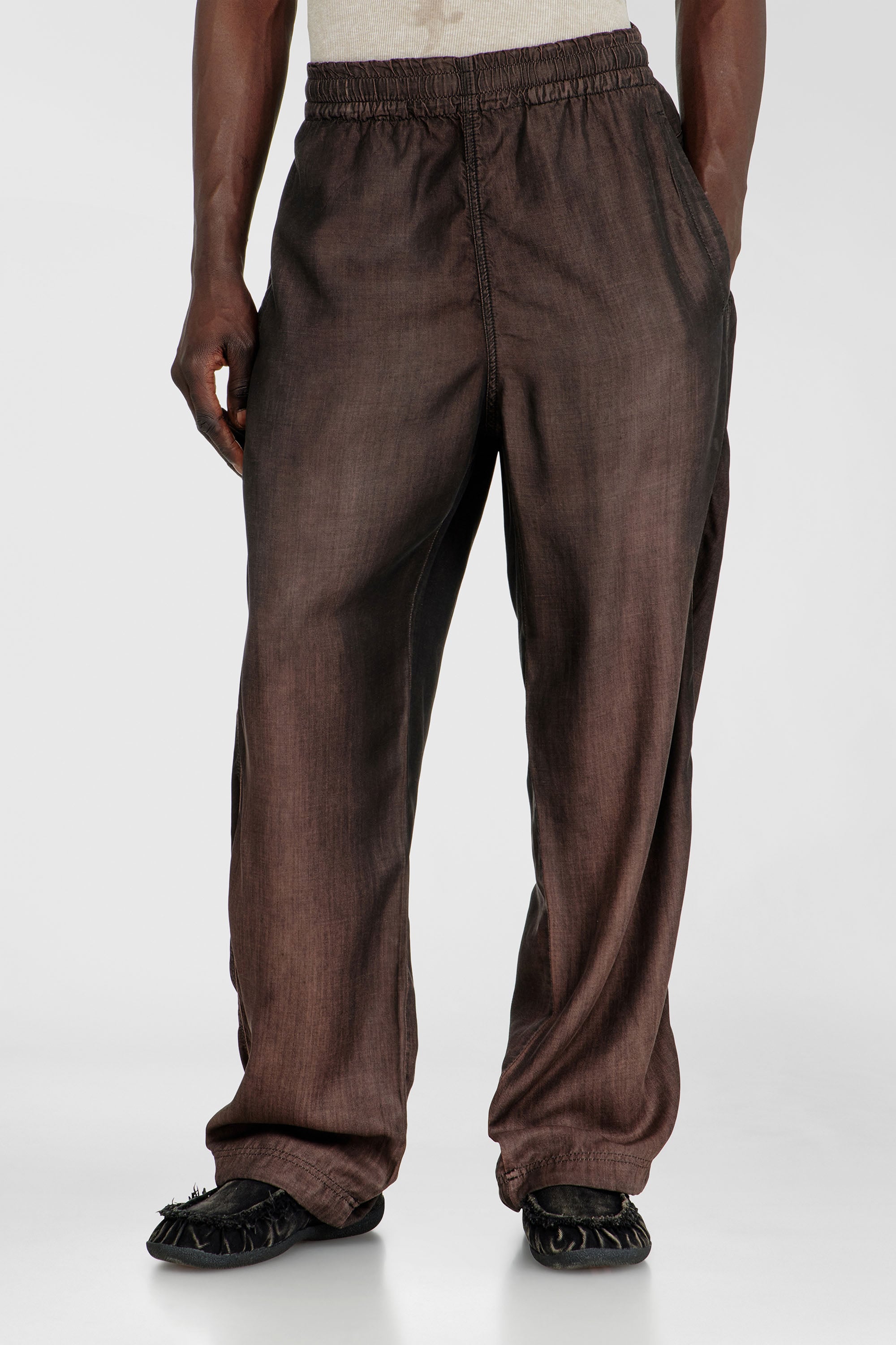 Diesel - Unisex's Relaxed Jeans D-Roder 068YF, Dark Brown - 2