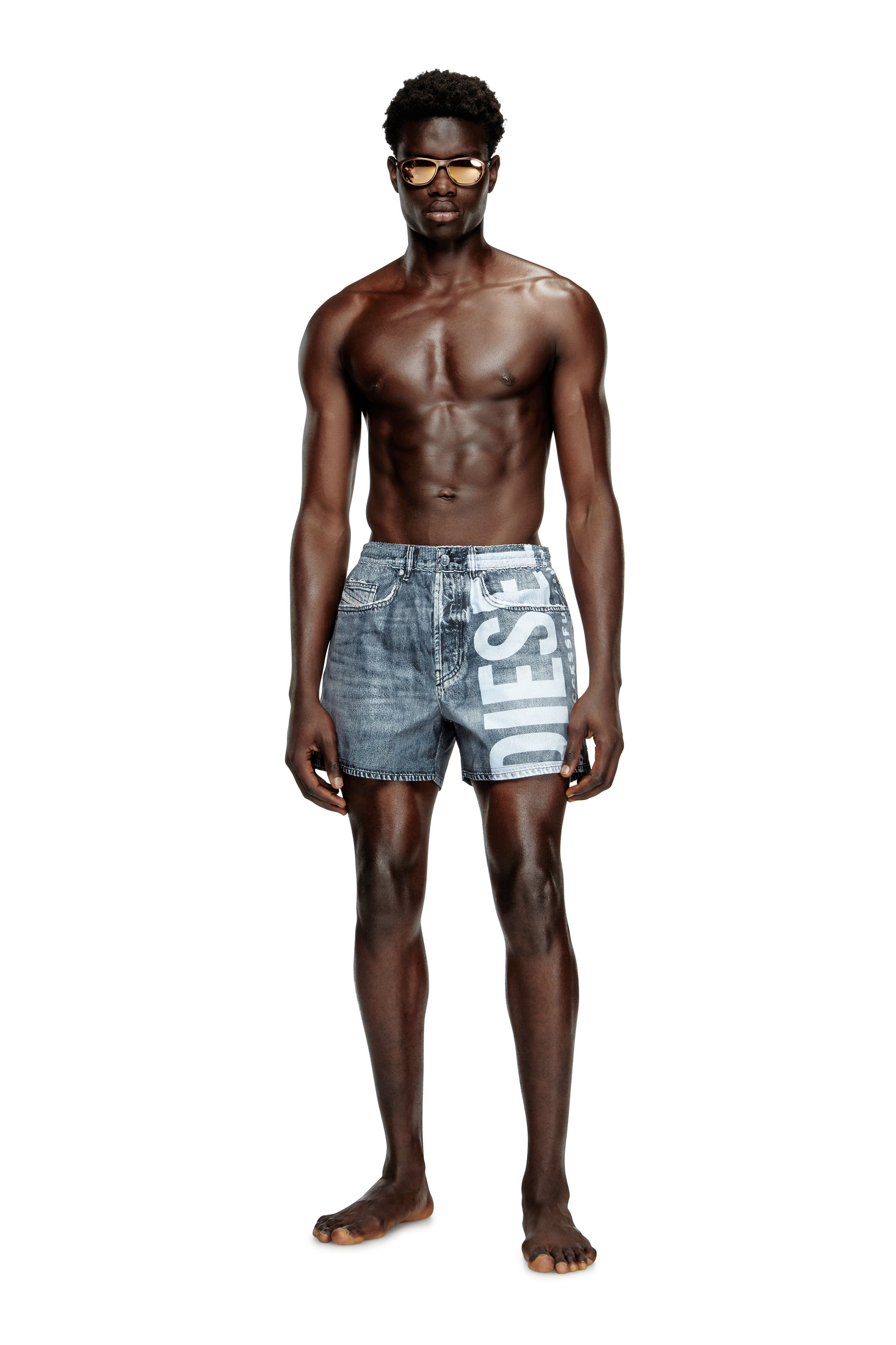 Diesel - KEN-37-DNM, Pantaloncini da mare effetto denim Uomo in Grigio - 2