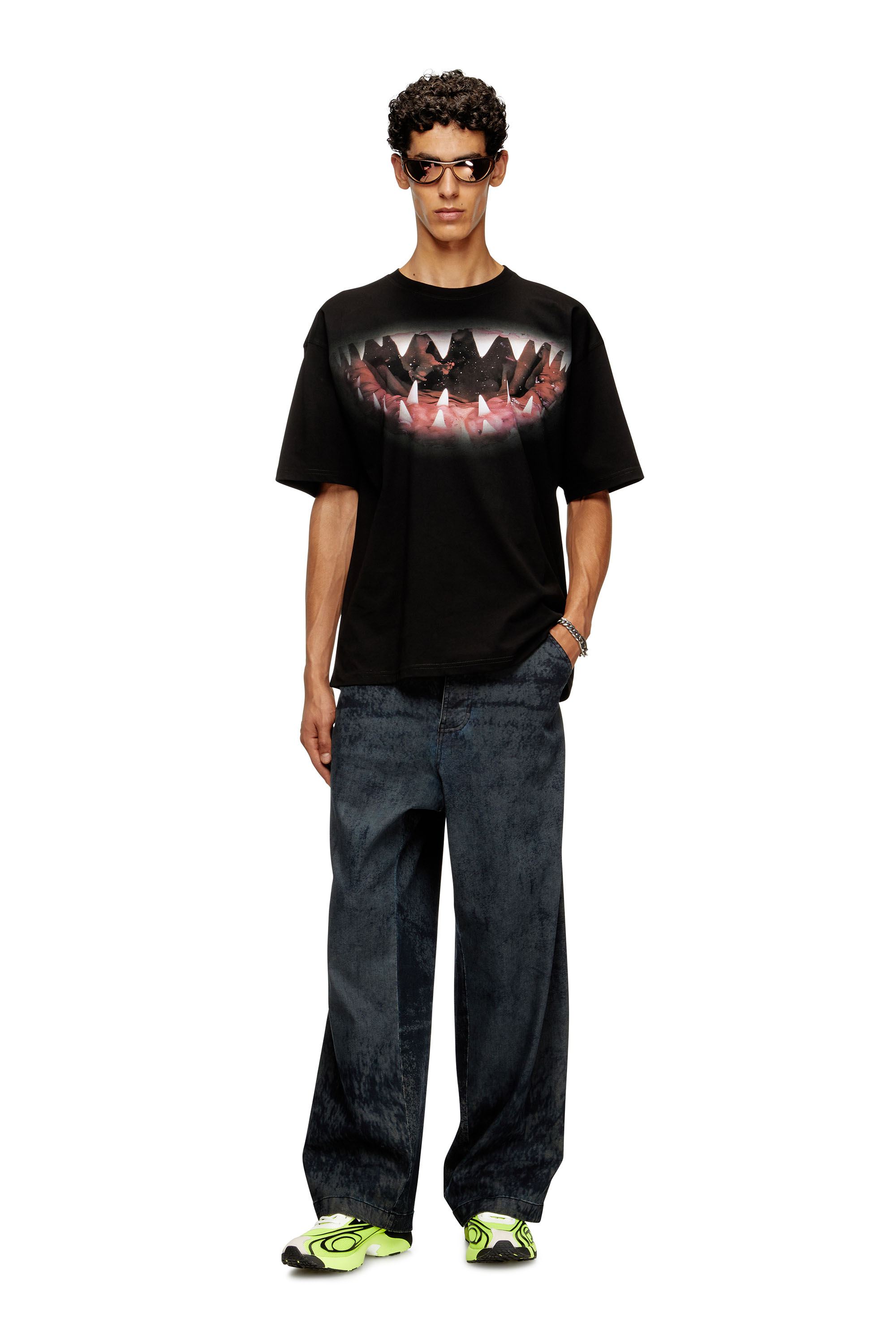Diesel - T-BOXT-T21, T-shirt in cotone con stampa shark mouth Uomo in Nero - 2