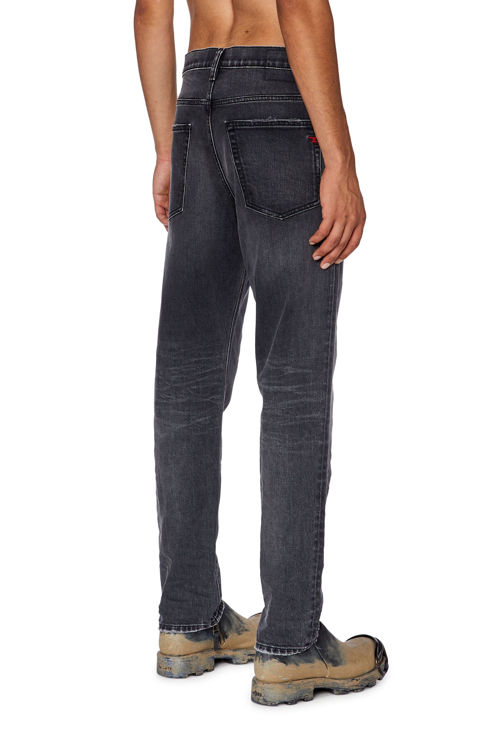 Jeans uomo hotsell diesel saldi