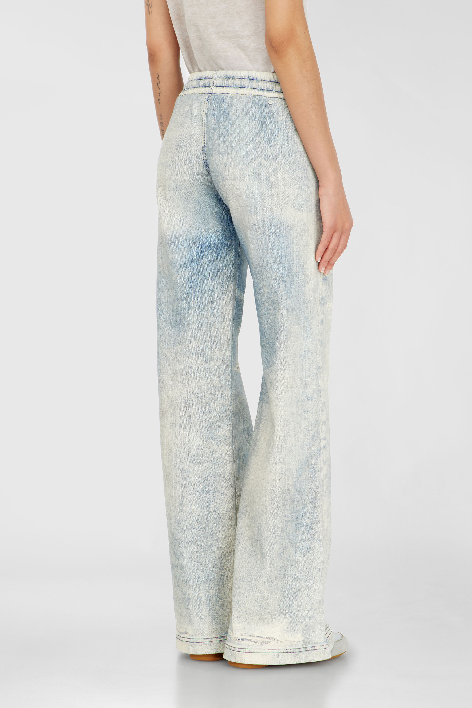 Diesel - Relaxed 2078 D-Ainty Joggjeans&reg; 068XM Donna, Blu Chiaro - Image 3