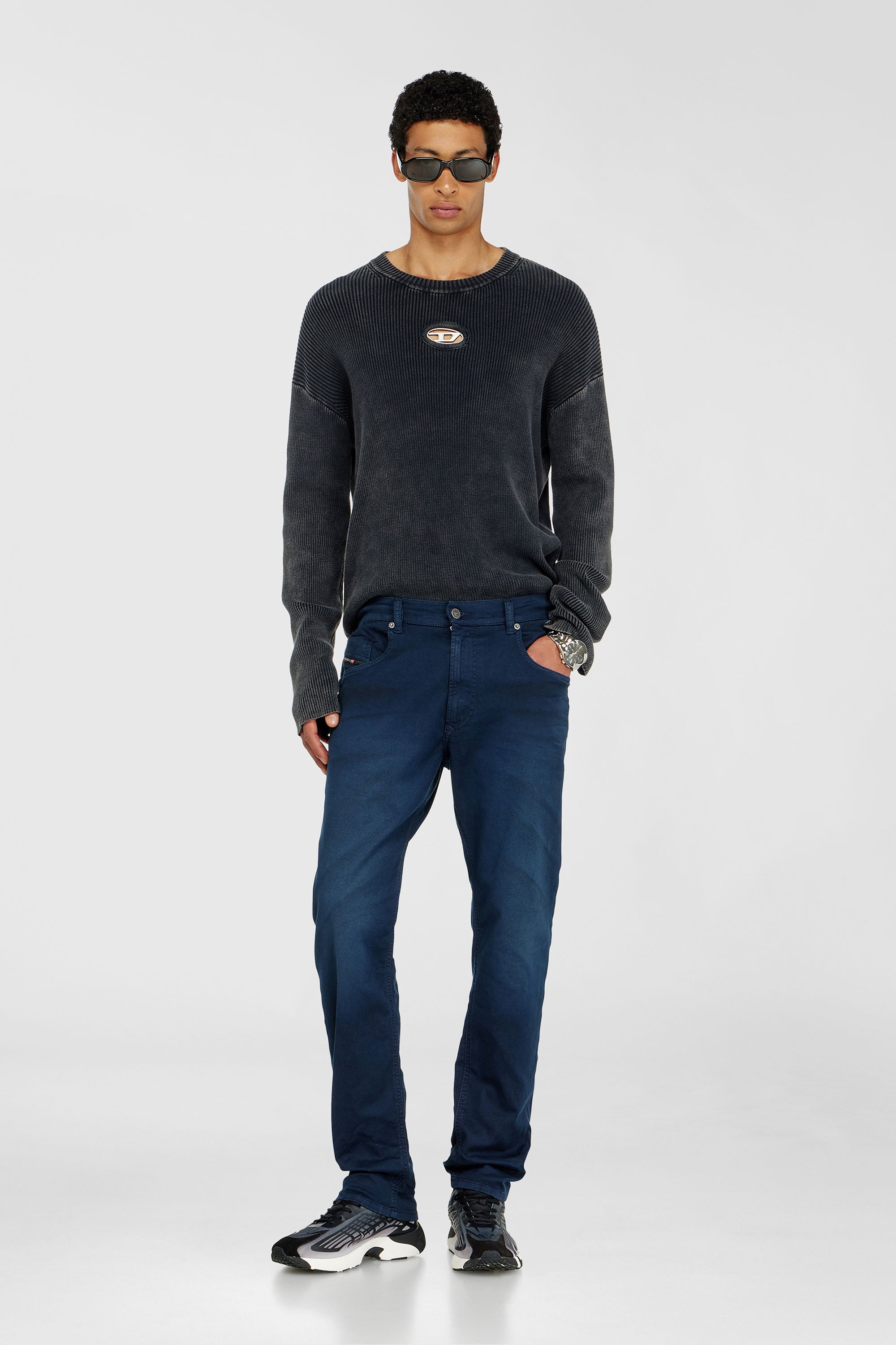 Diesel - Regular 2032 D-Krooley-BW Joggjeans&reg; 0670M Uomo, Blu Scuro - Image 1