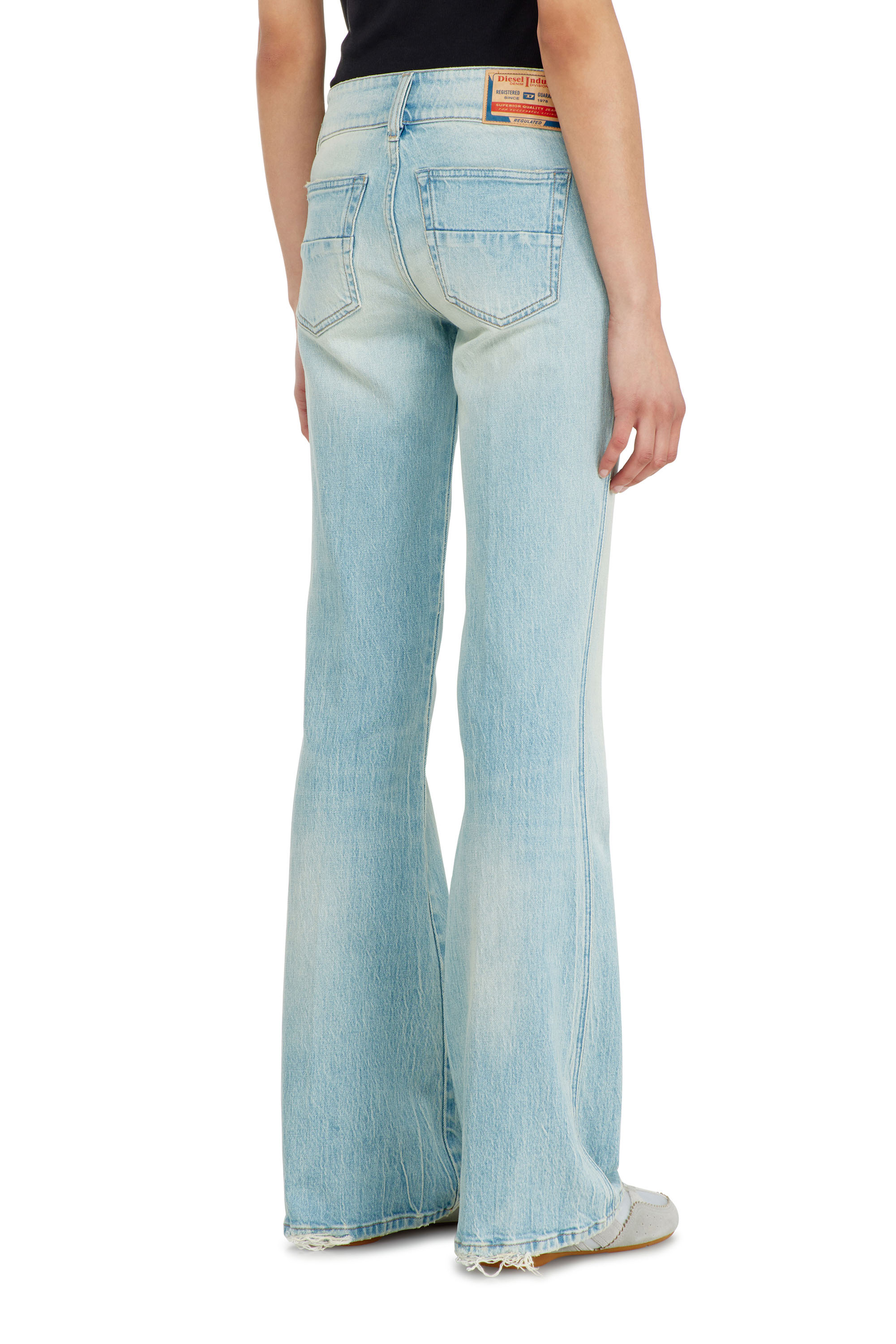 Diesel - Bootcut Jeans D-Hush 0KBBX Donna, Blu Chiaro - Image 5