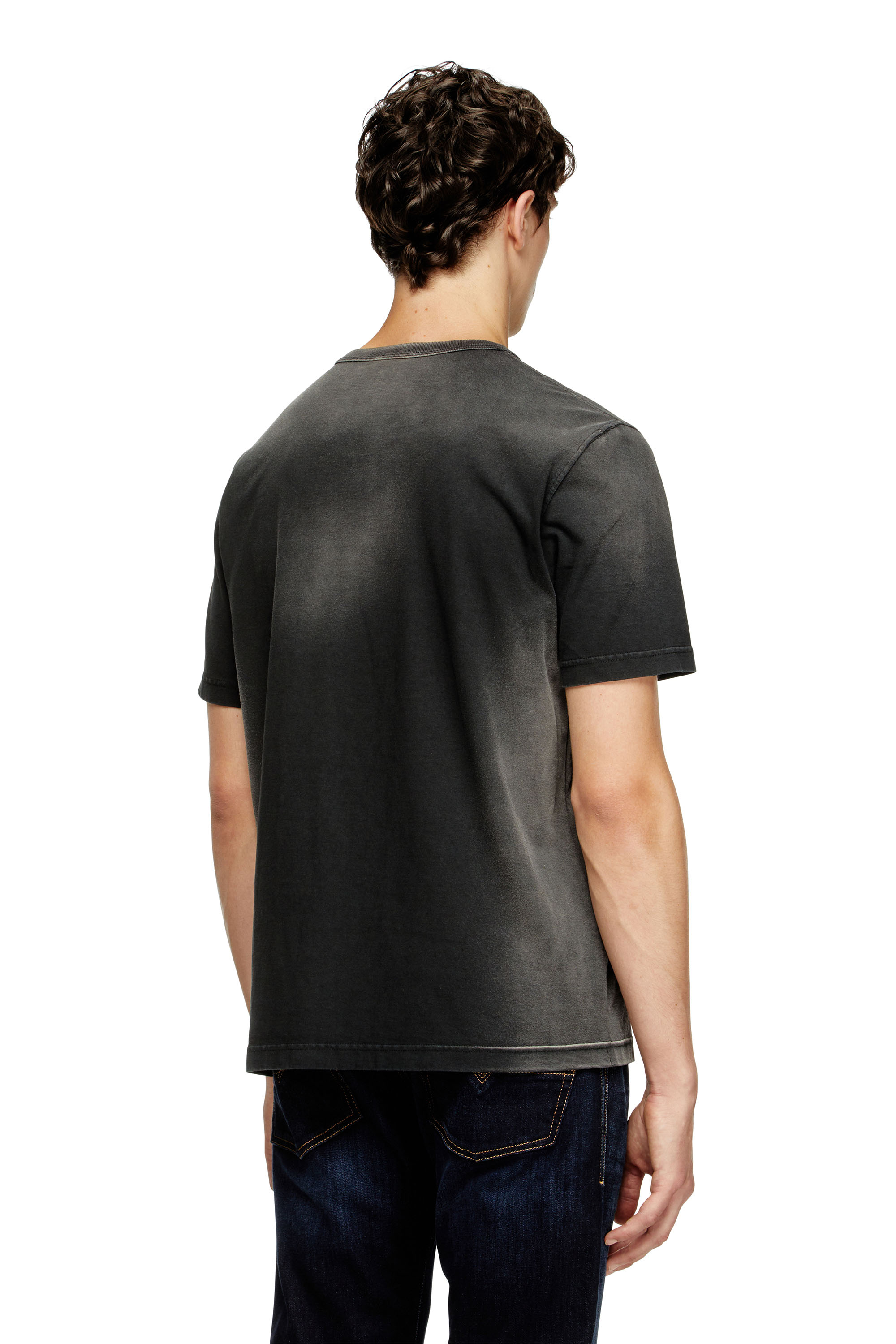 Diesel - T-ADJUST-Q8, T-shirt sfumata con Oval D cut-out Uomo in Nero - 4