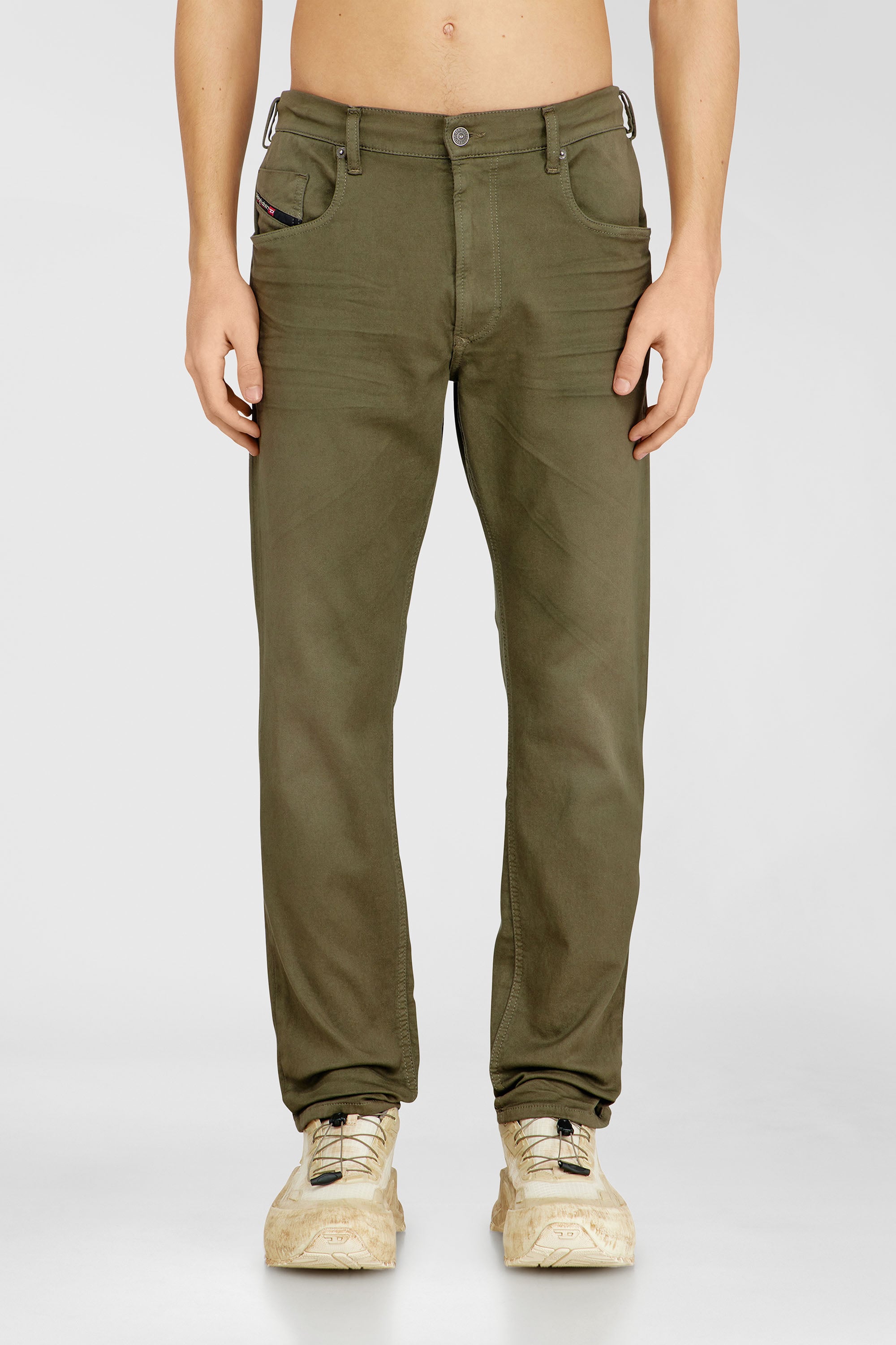 Diesel - Regular 2032 D-Krooley-BW Joggjeans&reg; 0670M Uomo, Verde Militare - Image 1