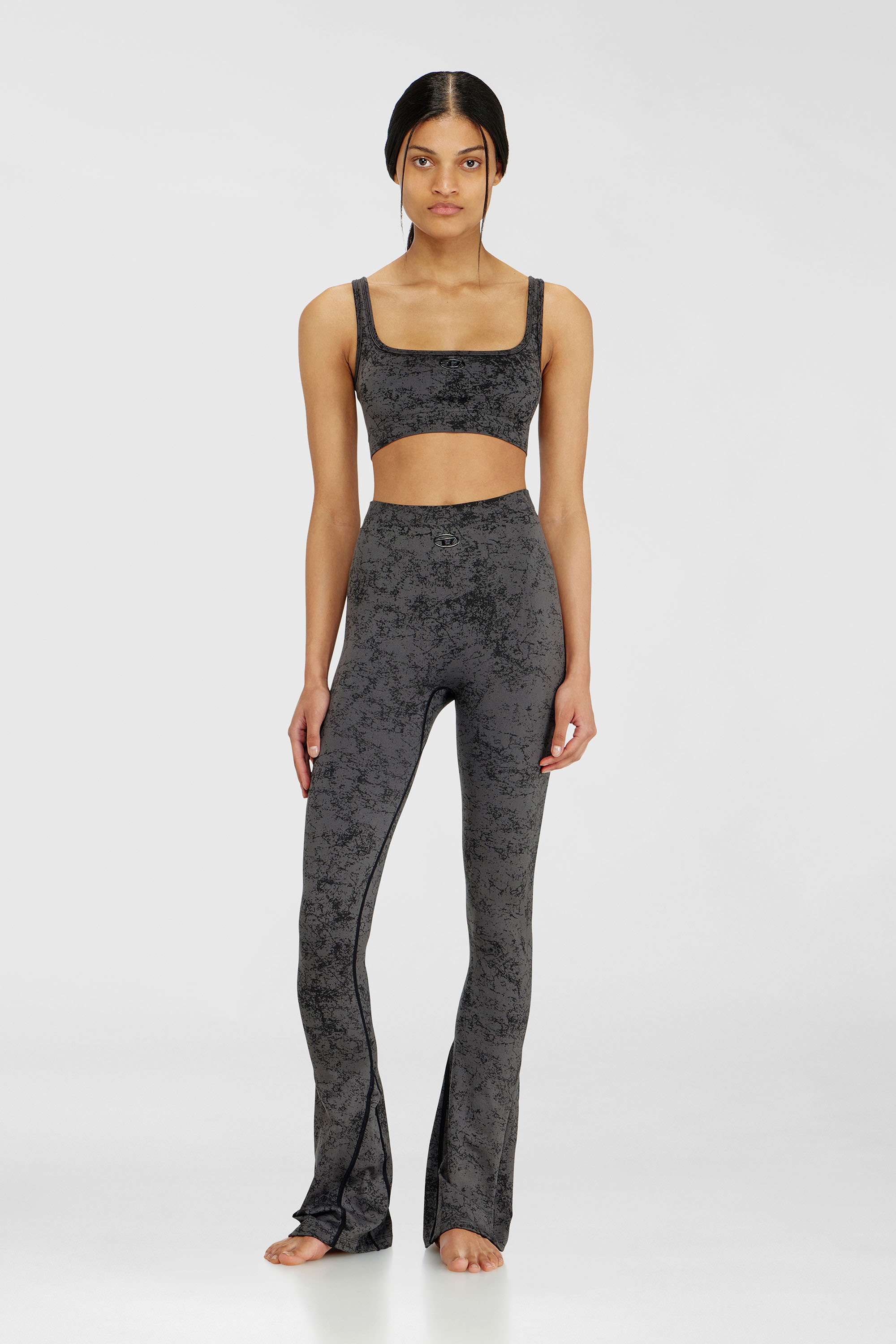 Diesel - HELLA-UTLT, Reggiseno sportivo con stampa utility Donna in Grigio - 2