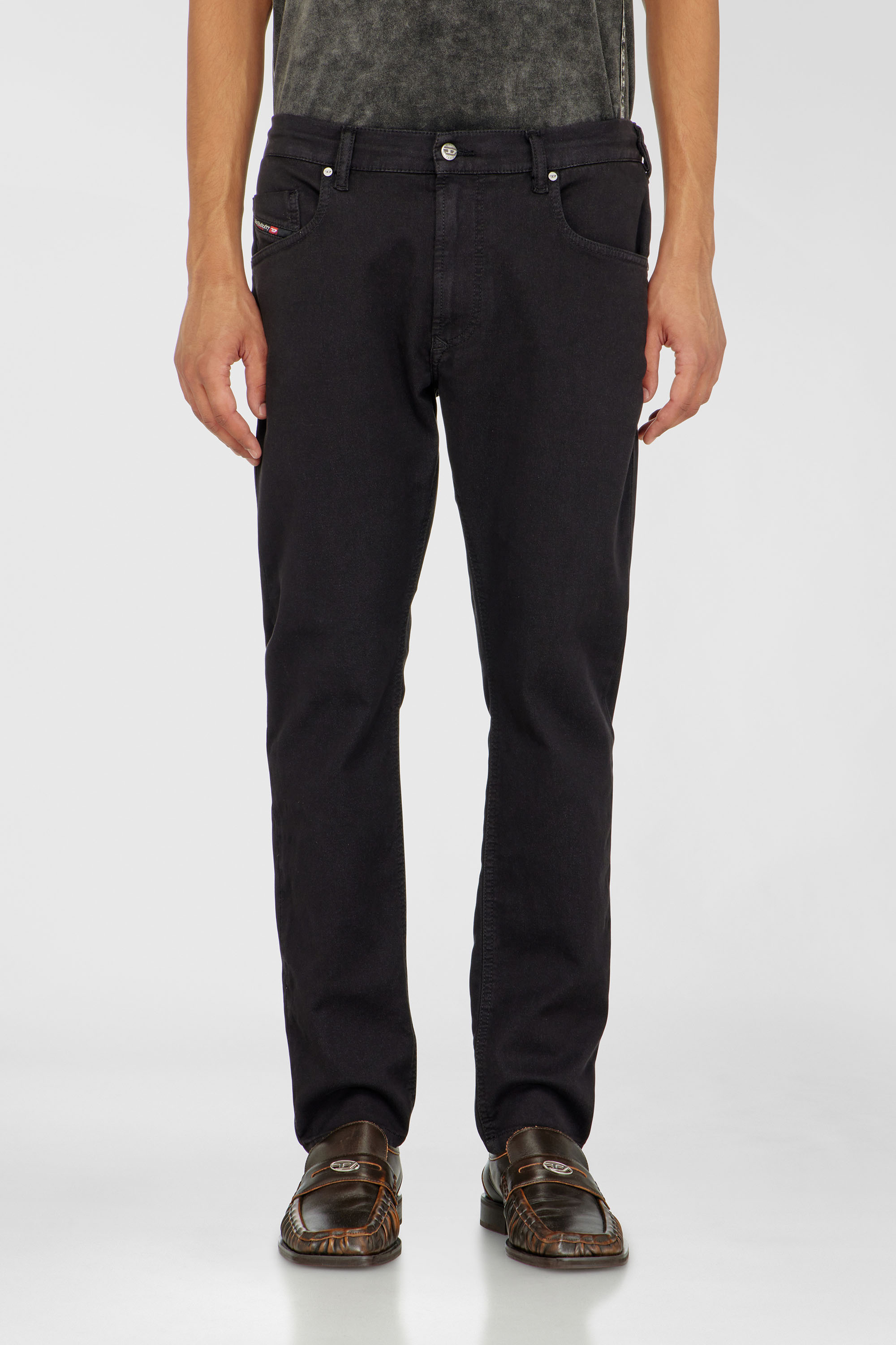 Diesel - Regular 2032 D-Krooley-BW Joggjeans&reg; 068NH Uomo, Nero/Grigio scuro - Image 1