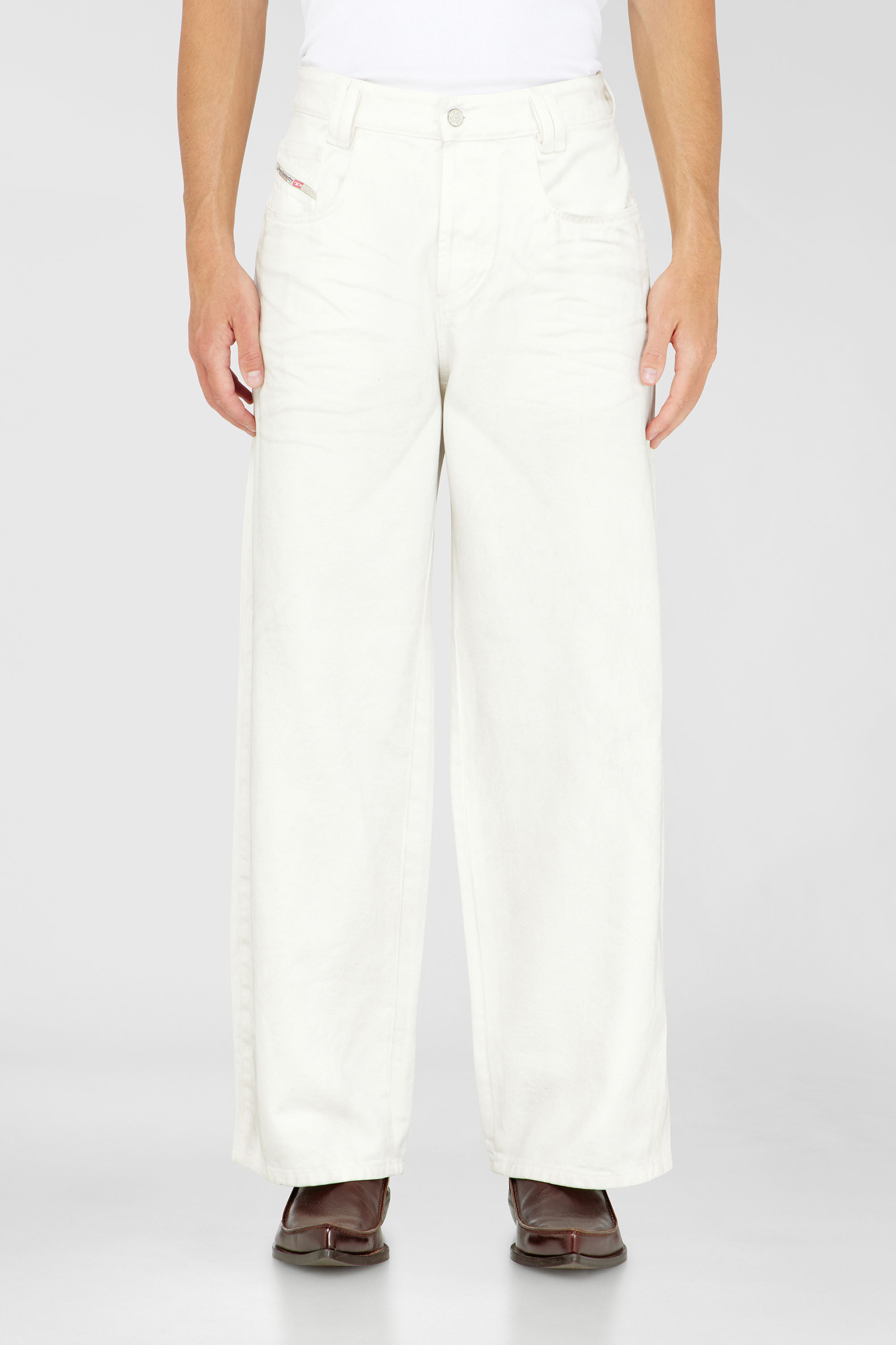Diesel - Relaxed Jeans 1982 D-Hakou 007GG Unisex, Bianco - Image 1