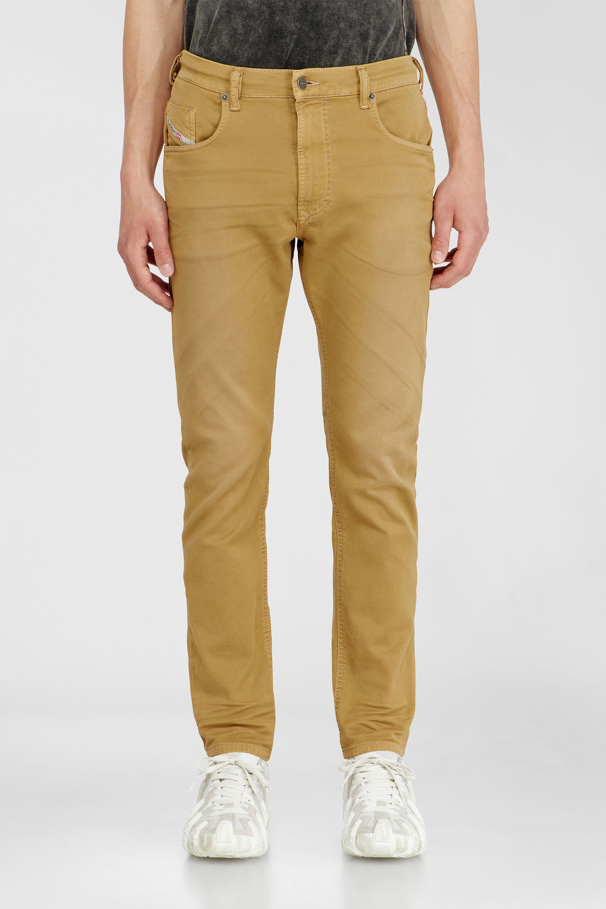 Diesel - Regular 2032 D-Krooley-BW Joggjeans&reg; 0670M Uomo, Corteccia - Image 1