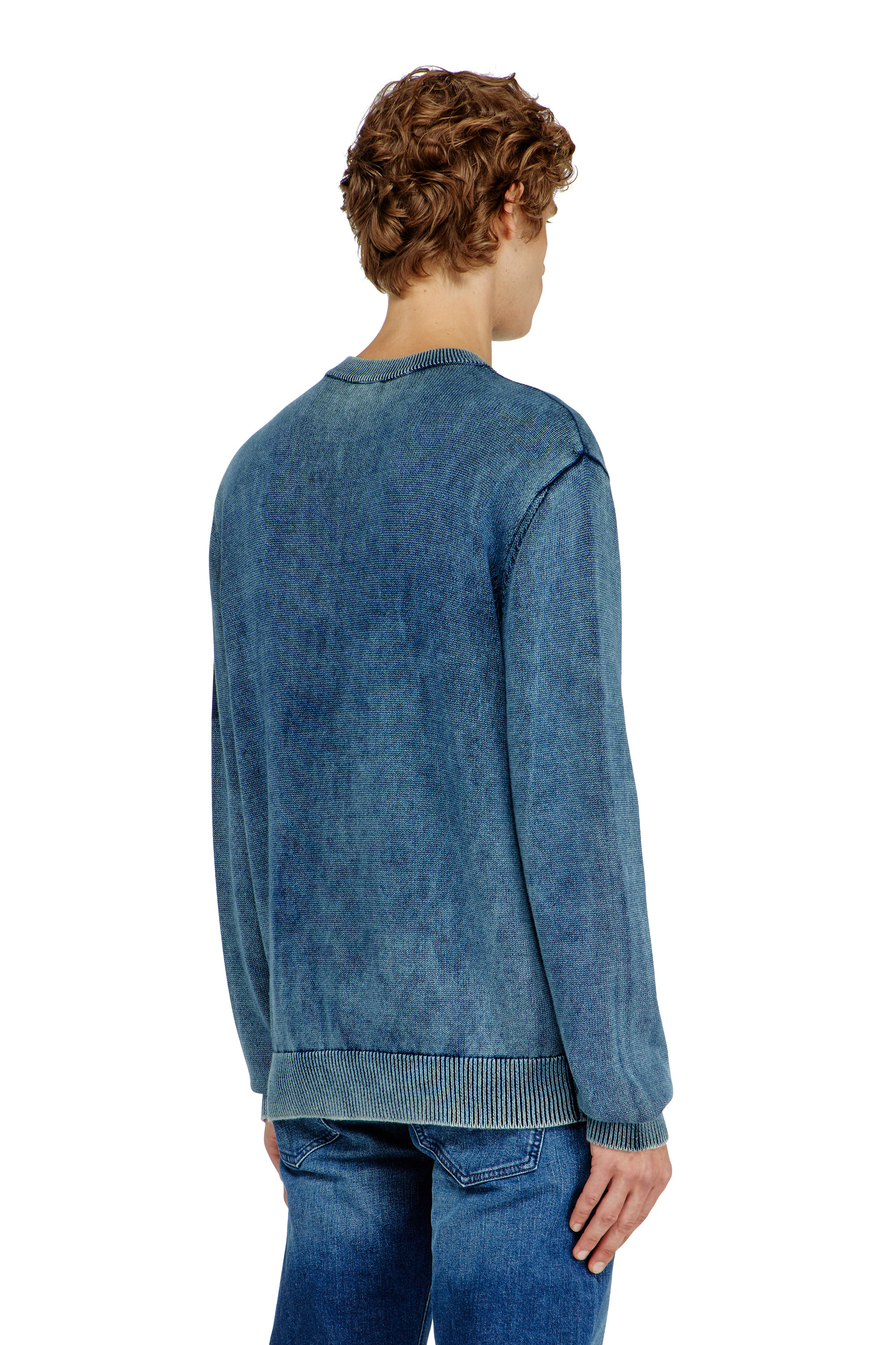 Diesel - K-PERNE, Maglione effetto denim con dettagli patch Uomo in Blu - 4