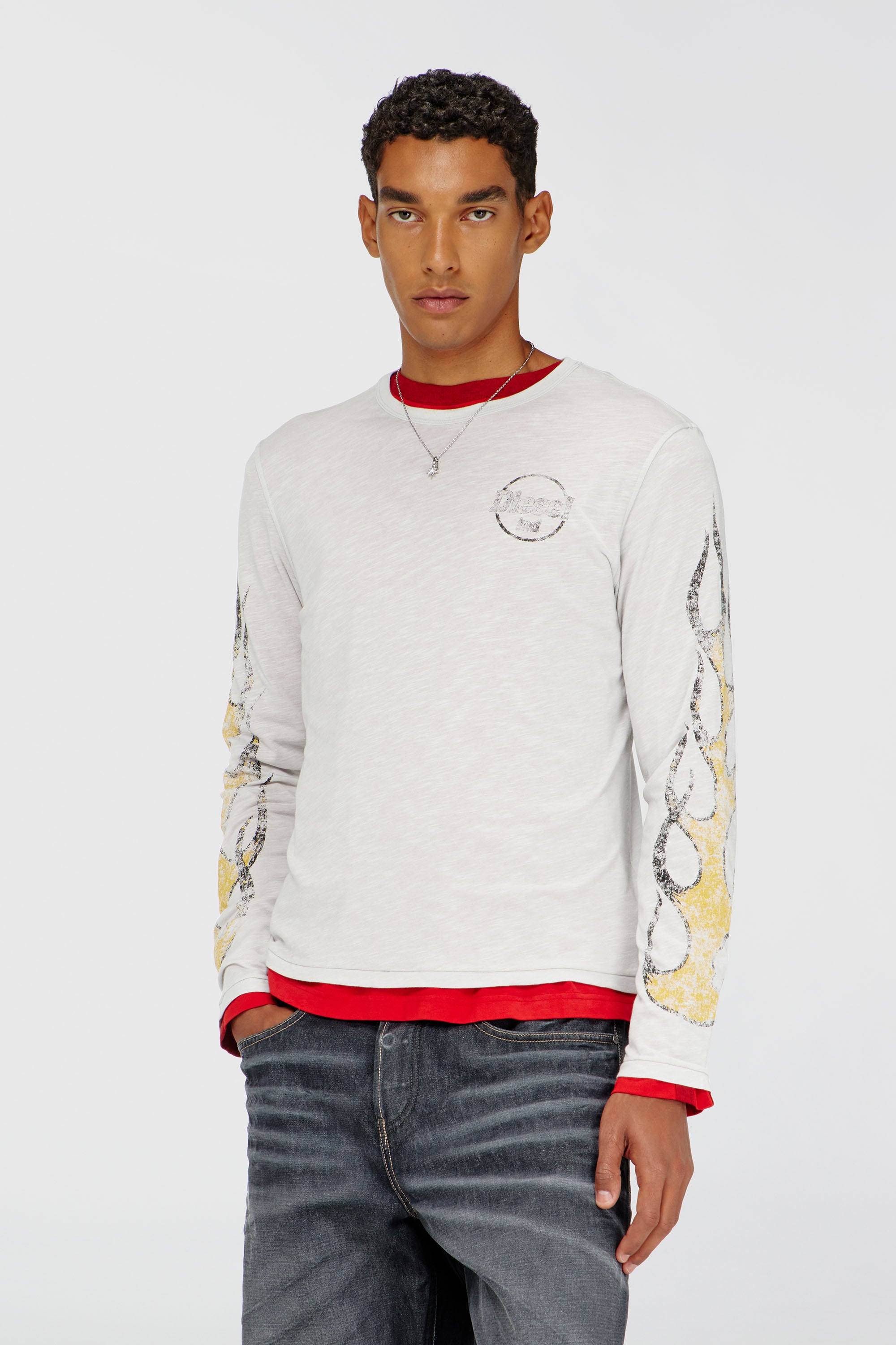 Diesel - T-NOTS-LS, T-shirt a manica lunga in jersey fiammata con stampa crack Uomo in Bianco - 1