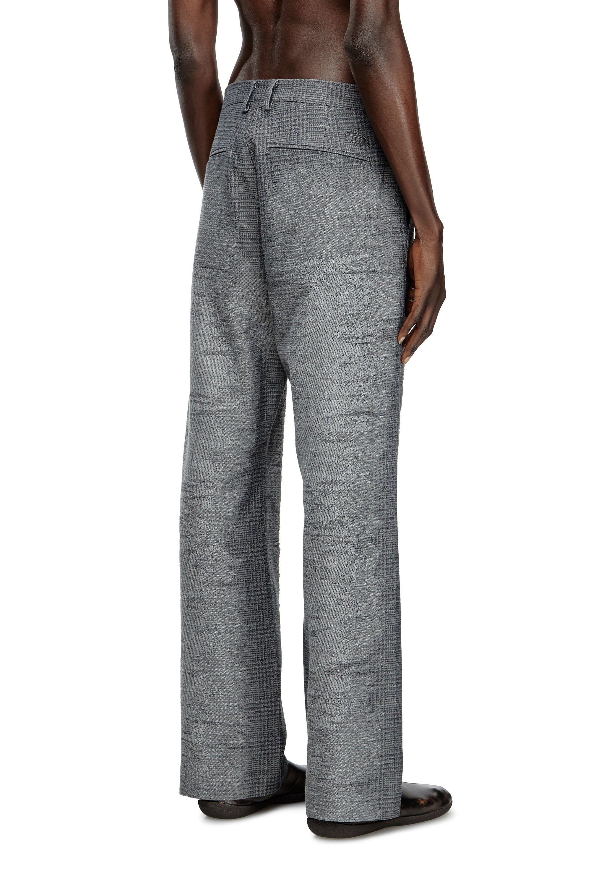 Diesel - P-BOIX, Pantaloni check con distressing frontale Uomo in Grigio - 4