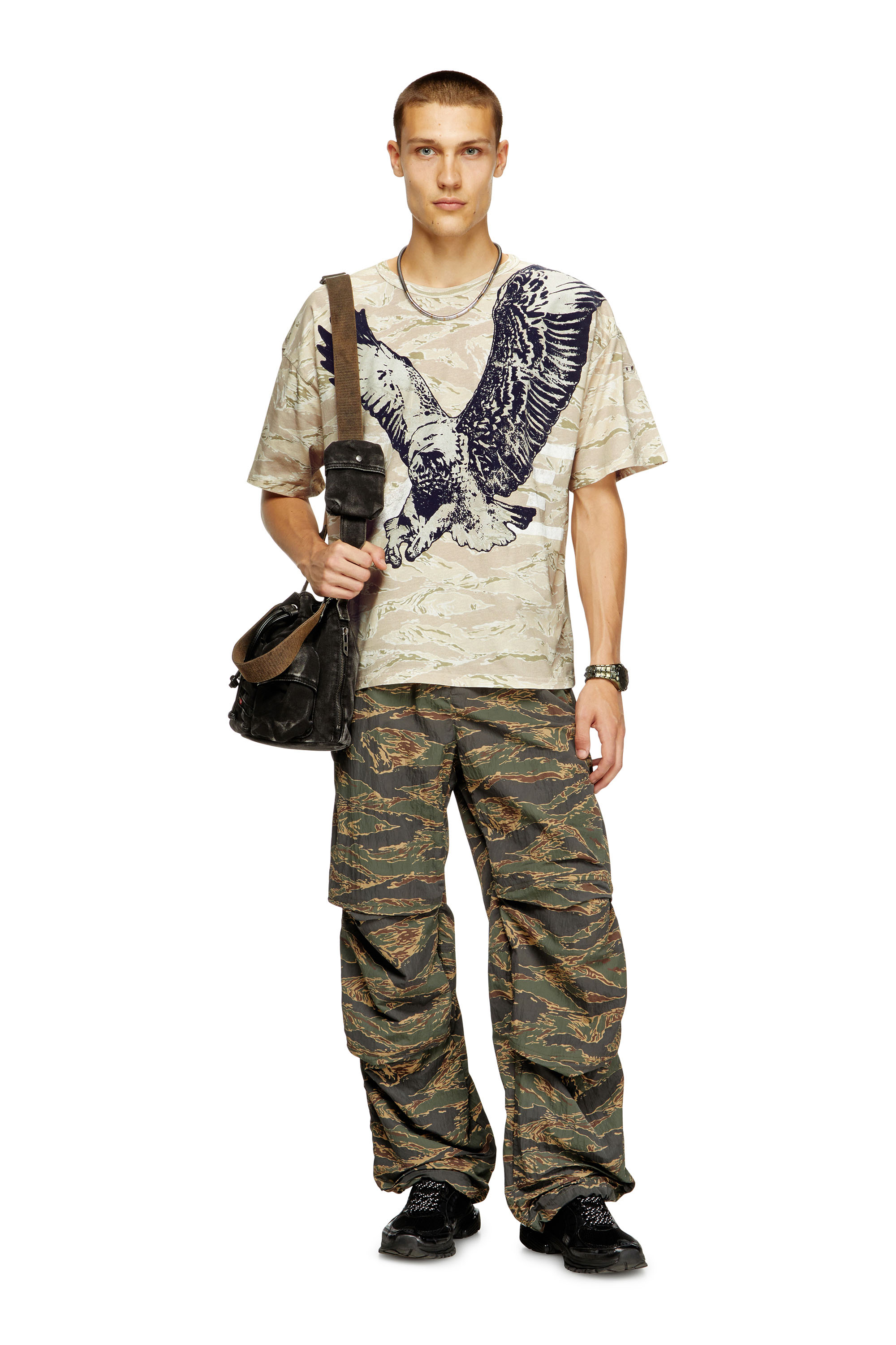 Diesel - T-BOXT-T14, T-shirt camouflage con stampa Eagle Uomo in Beige - 2