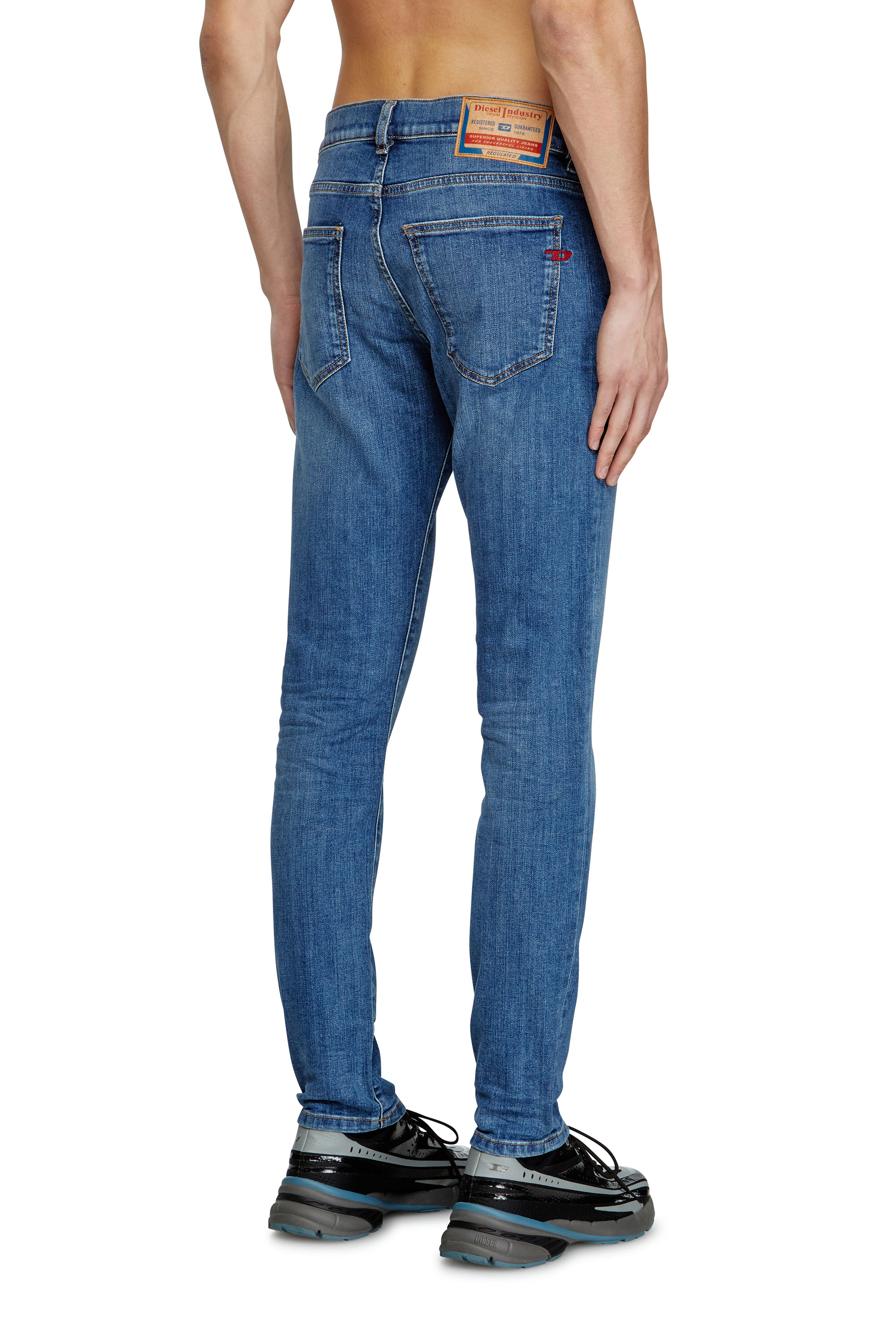 Diesel - Slim Jeans 2019 D-Strukt 0KIAL Uomo, Blu Chiaro - Image 4