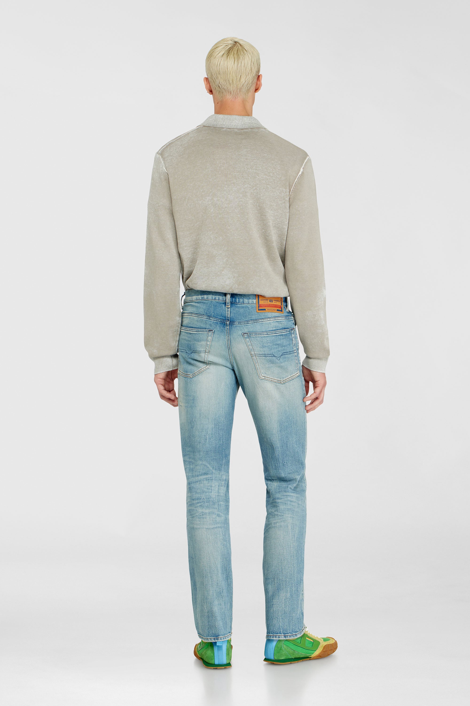Diesel - Regular Jeans 2023 D-Finitive 09P33 Uomo, Blu Chiaro - Image 3