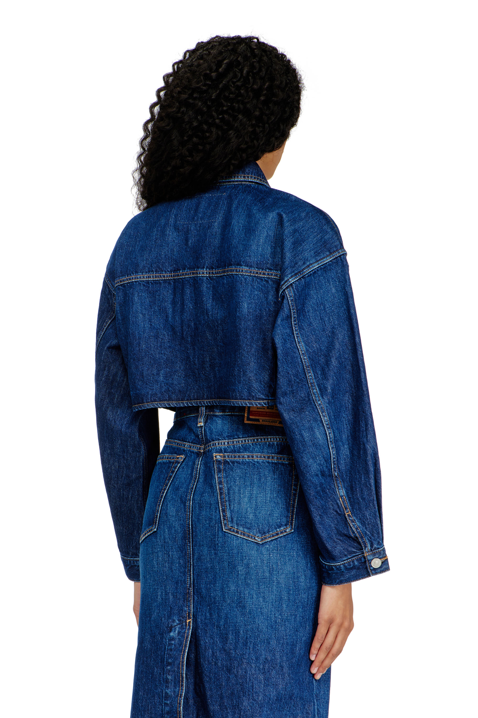 Diesel - DE-MALLEY, Giacca trucker in denim cropped oversize Donna in Blu - 4