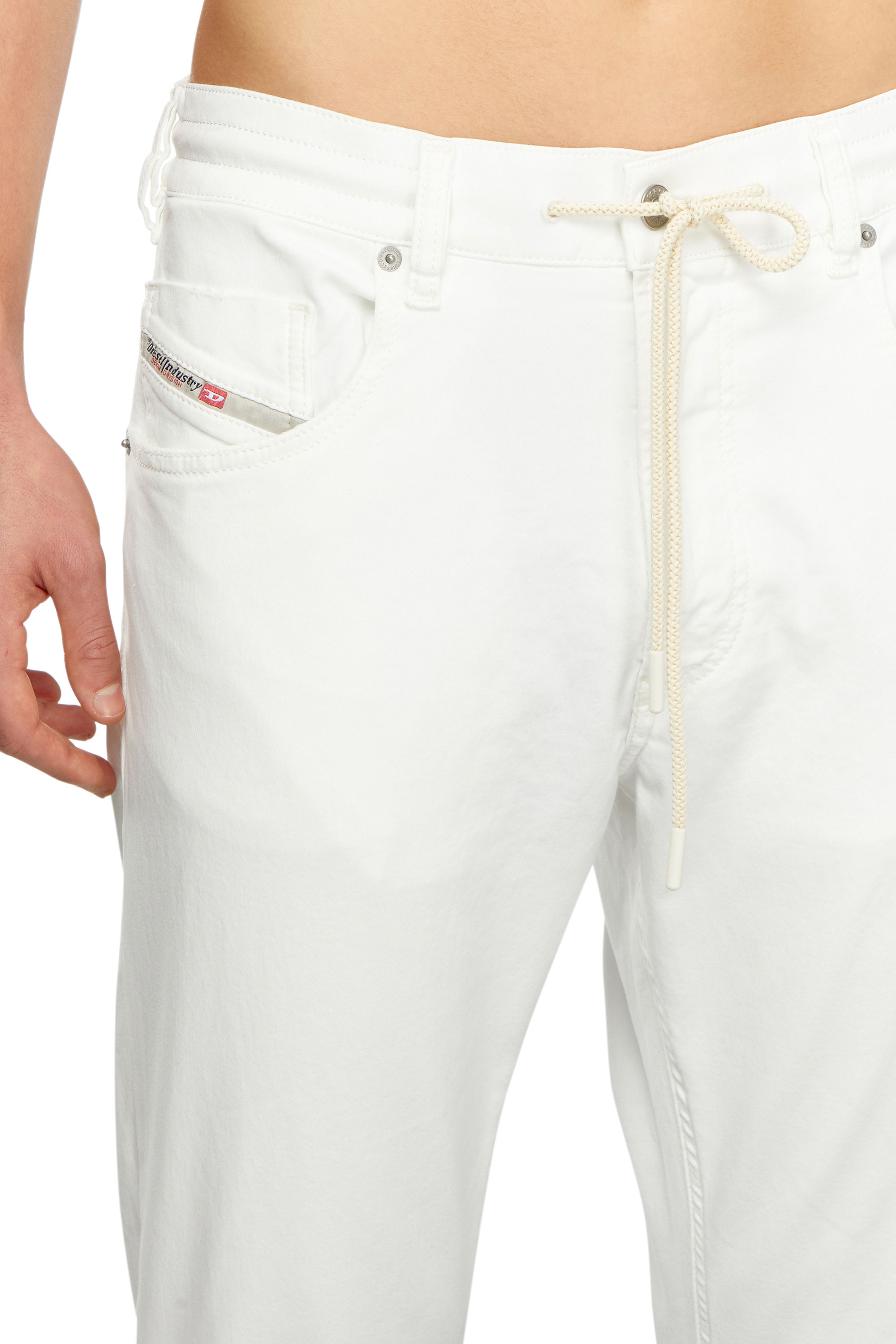 Regular 2032 D-Krooley Joggjeans® 068HX, Bianco Diesel - Regular 2032 D-Krooley Joggjeans® 068HX Uomo, Bianco - Image 5