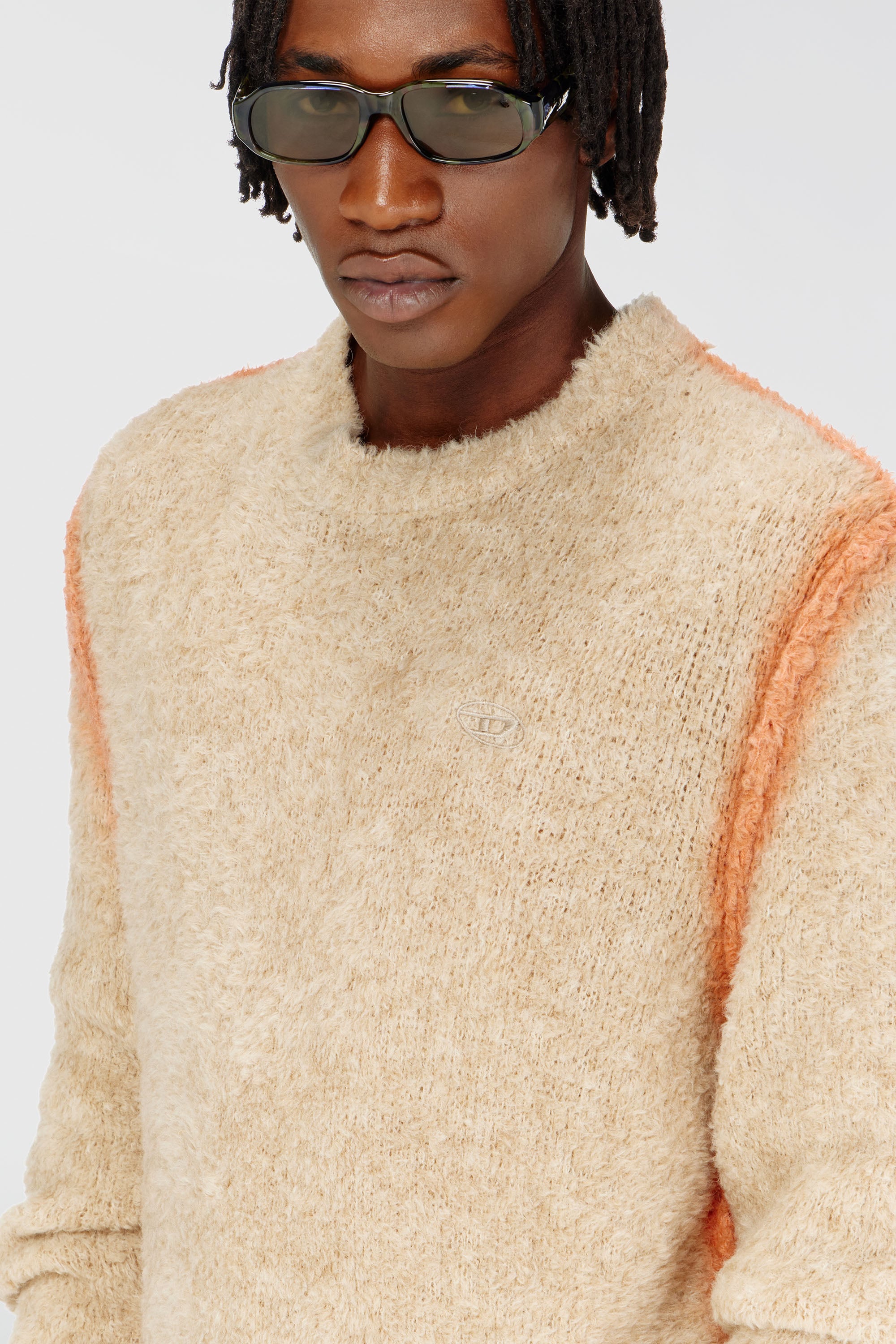 Diesel - K-RIMI, Maglione in misto alpaca con cuciture effetto spray Uomo in Marrone - 5