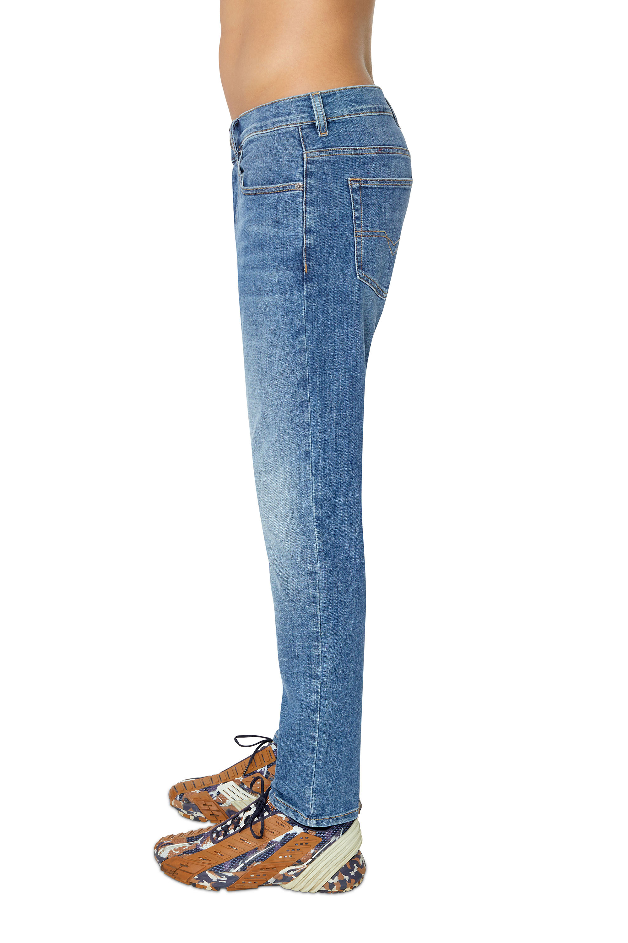 Diesel - D-Luster 0IHAT Slim Jeans, Blu medio - Image 4