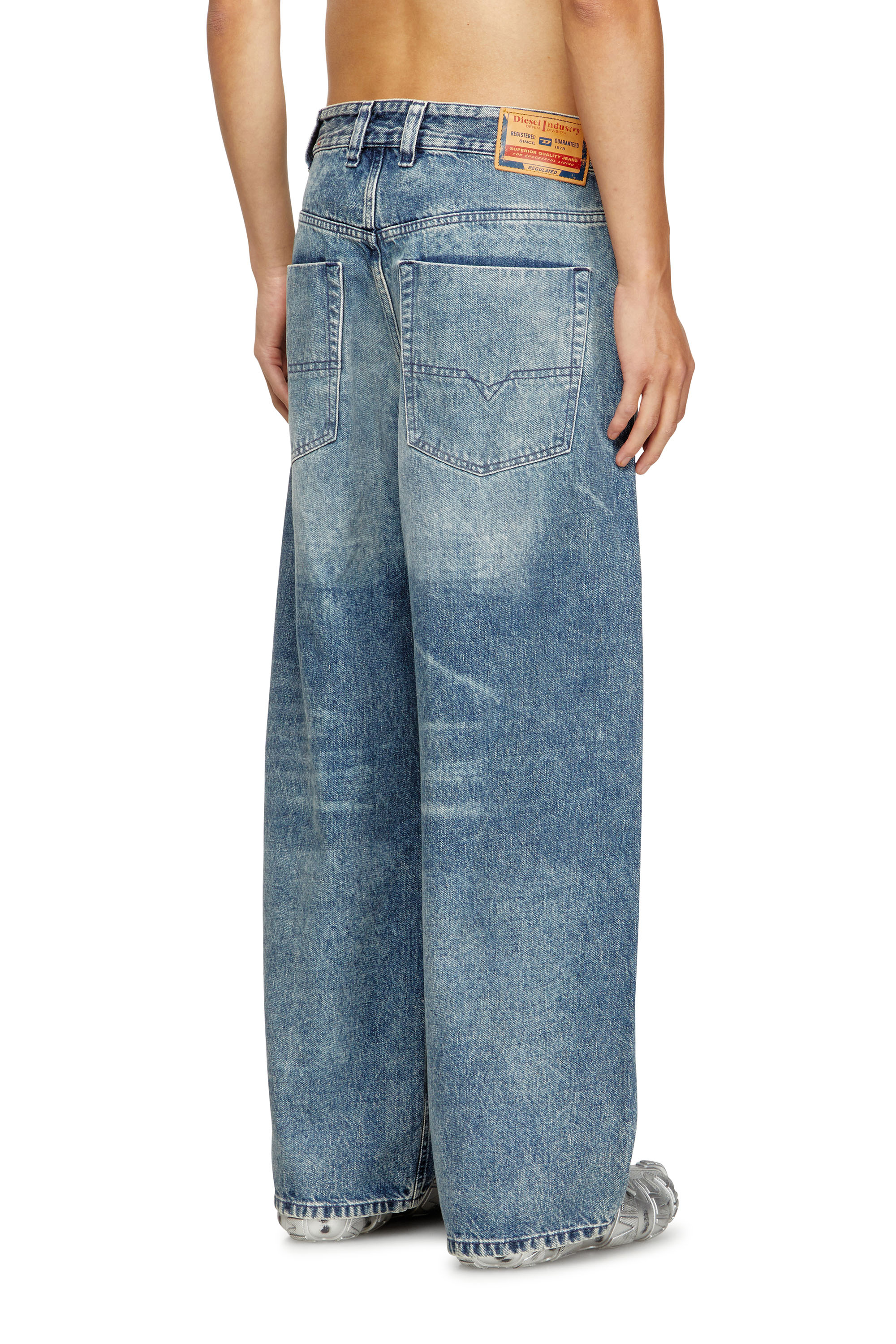 Diesel - Relaxed Jeans 1997 D-Enim 007DA Unisex, Blu Chiaro - Image 4