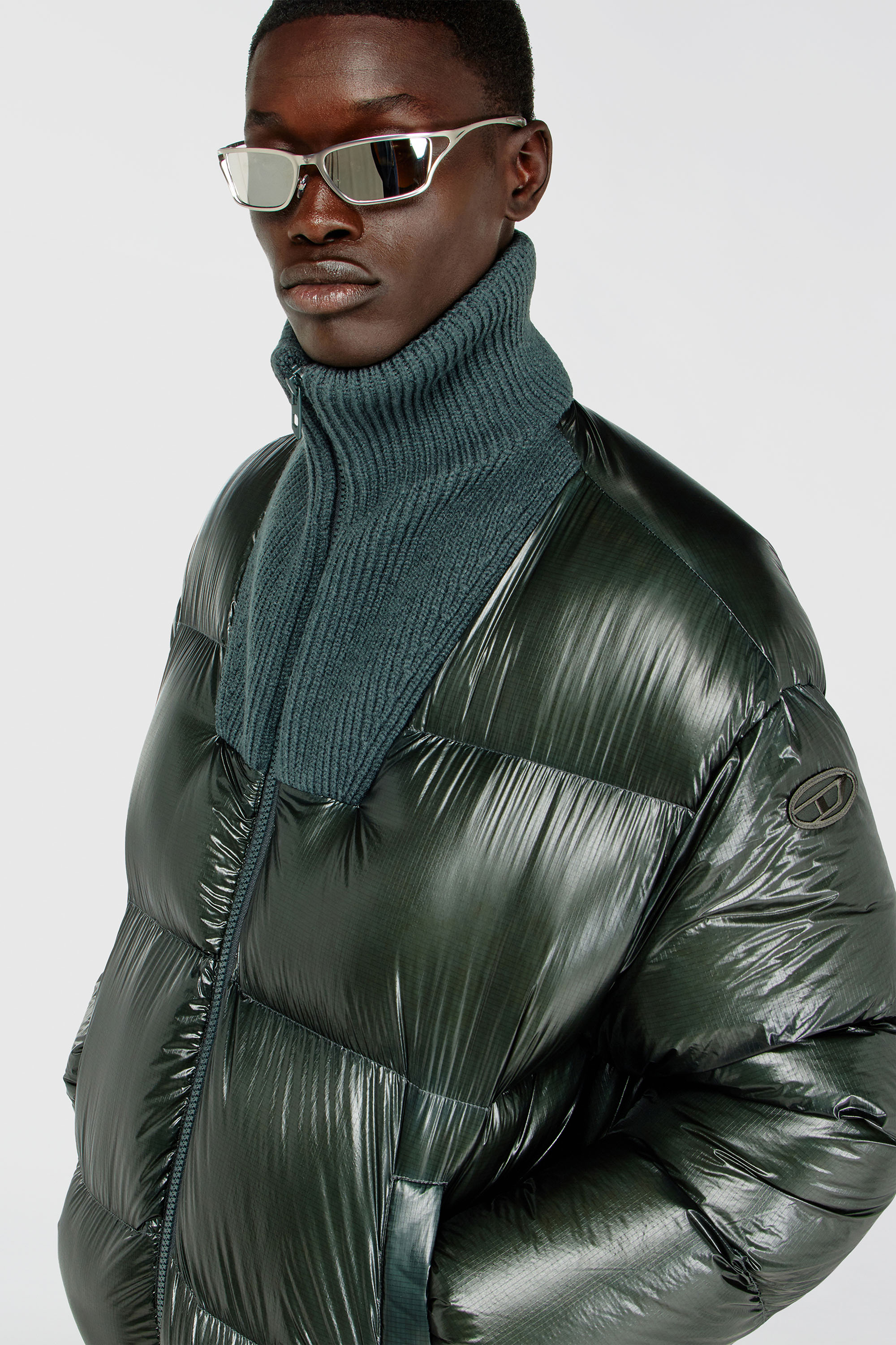 Diesel - W-RIBB, Piumino in ripstop con collo a costine Uomo in Verde - 5