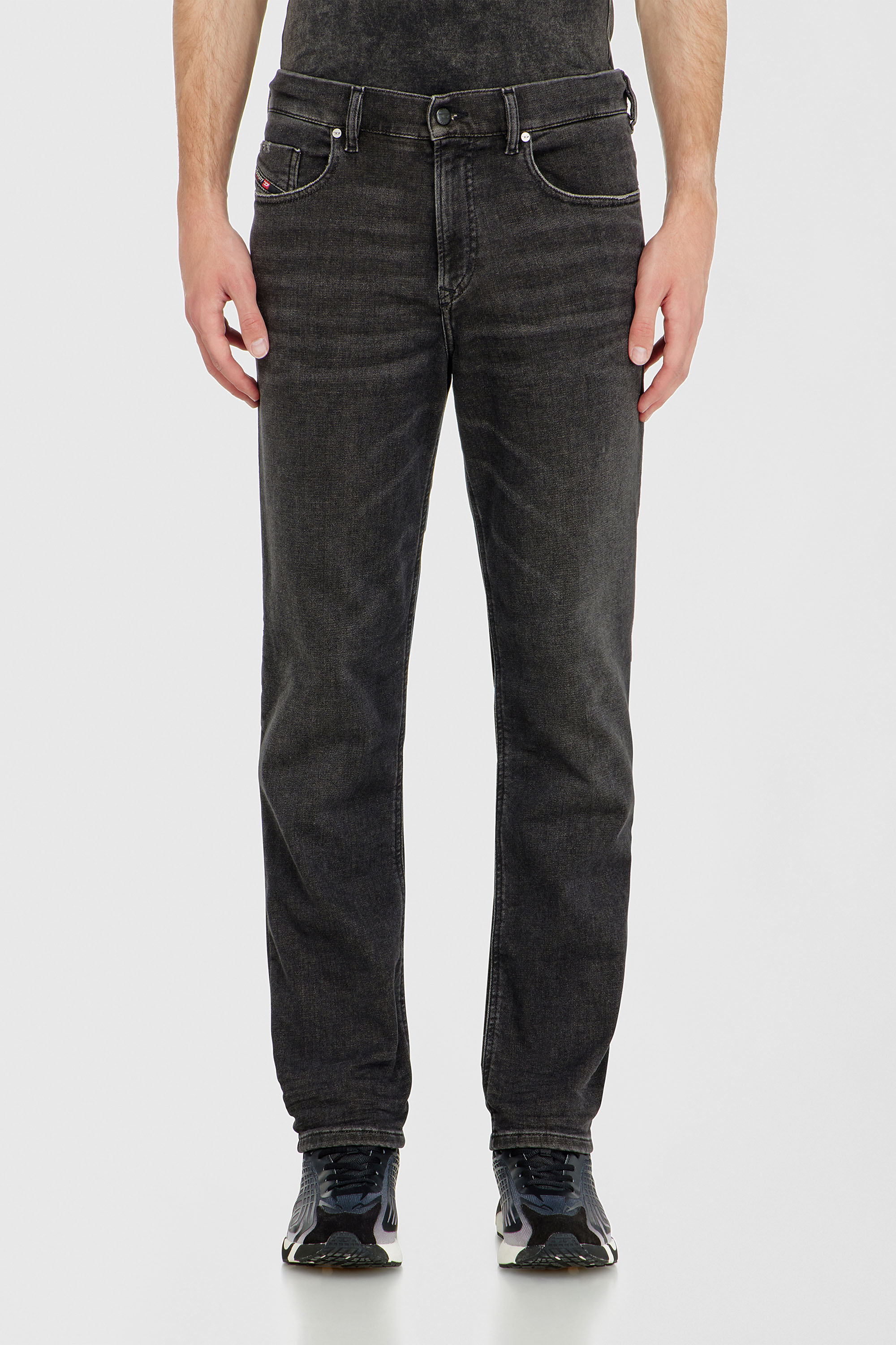 Diesel - Regular 2090 D-Veekley Joggjeans&reg; 09P92 Uomo, Nero/Grigio scuro - Image 1