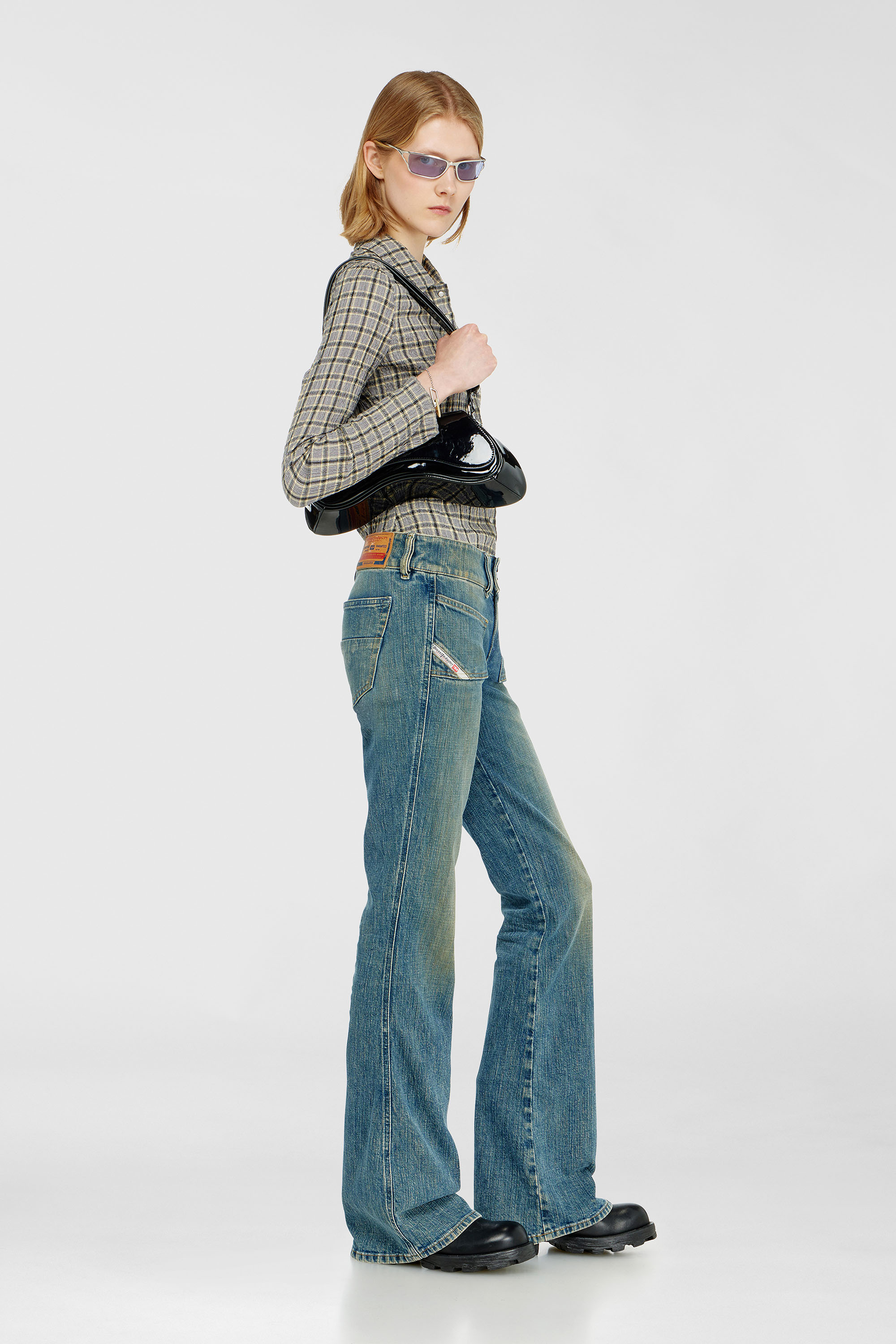 Diesel - Bootcut Jeans D-Hush 007EJ Donna, Blu medio - Image 2