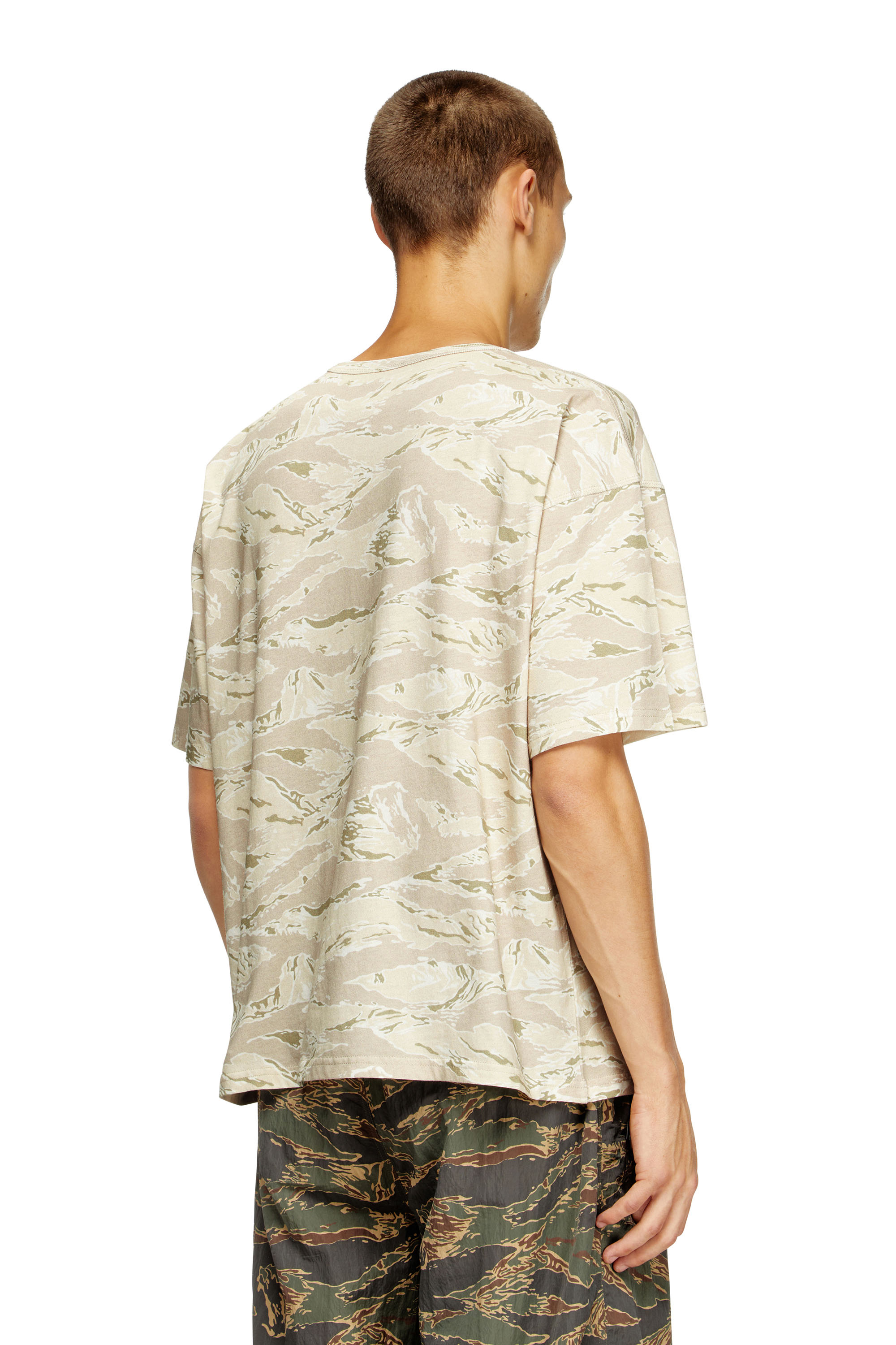 Diesel - T-BOXT-T14, T-shirt camouflage con stampa Eagle Uomo in Beige - 4