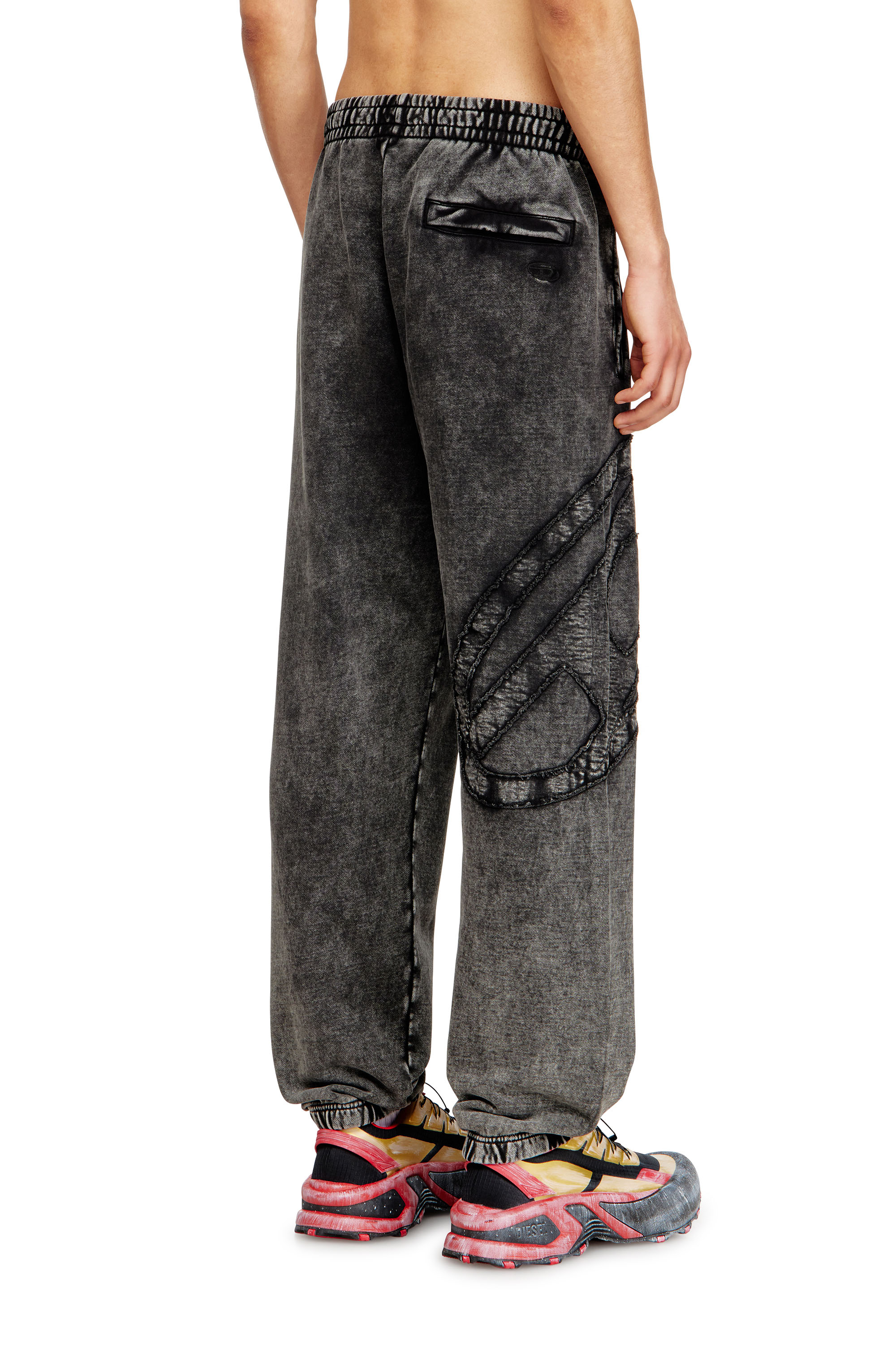 Diesel - P-MARKY-DEN, Pantaloni da tuta in cotone biologico con patch Oval D Uomo in Grigio - 4