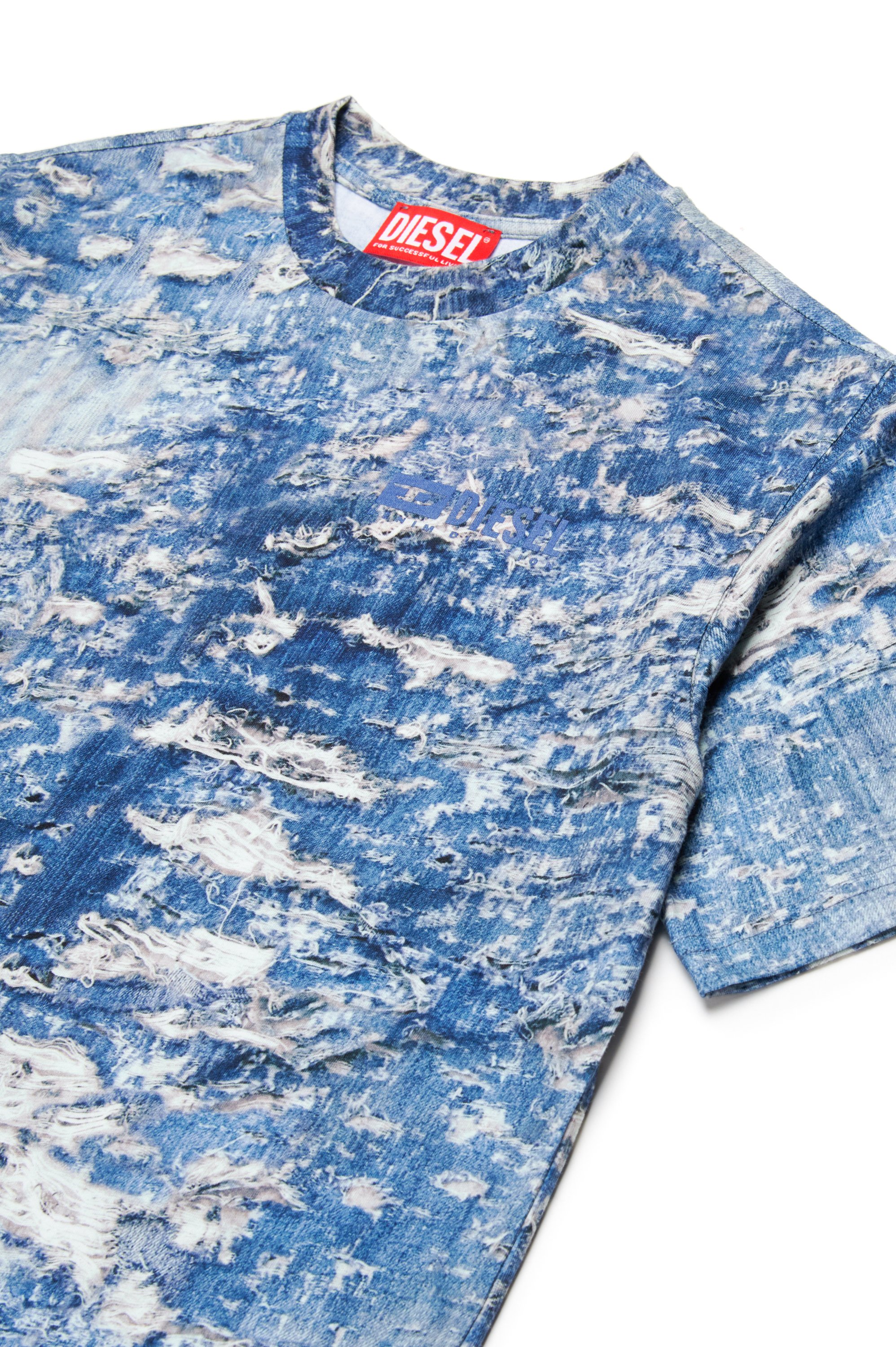 Diesel - TARSTON OVER, T-shirt con stampa Tiger Breaks trompe-l’œil Uomo in Blu - 3