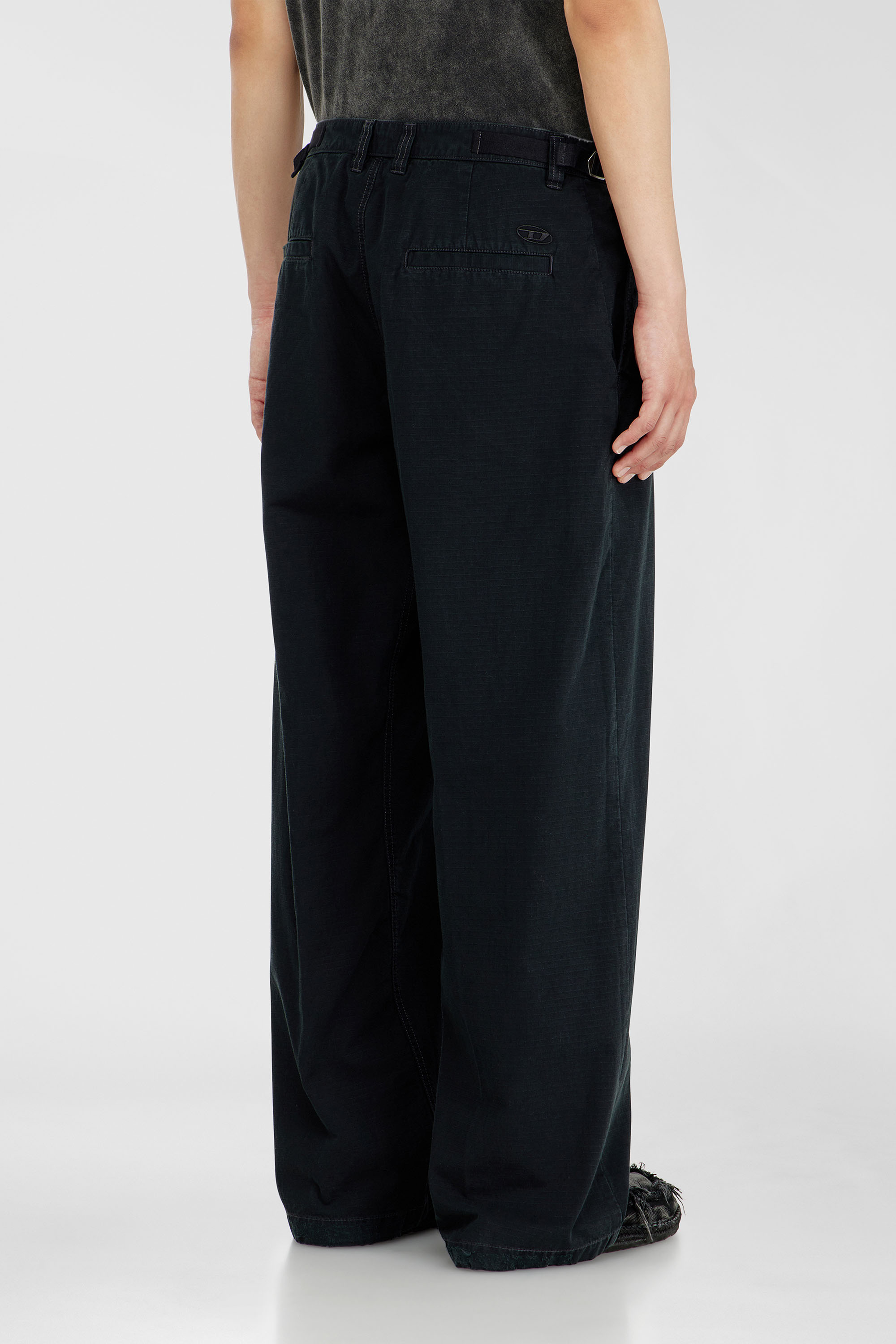 Diesel - P-BALL, Pantaloni in ripstop di cotone con fibbie laterali Uomo in Nero - 4