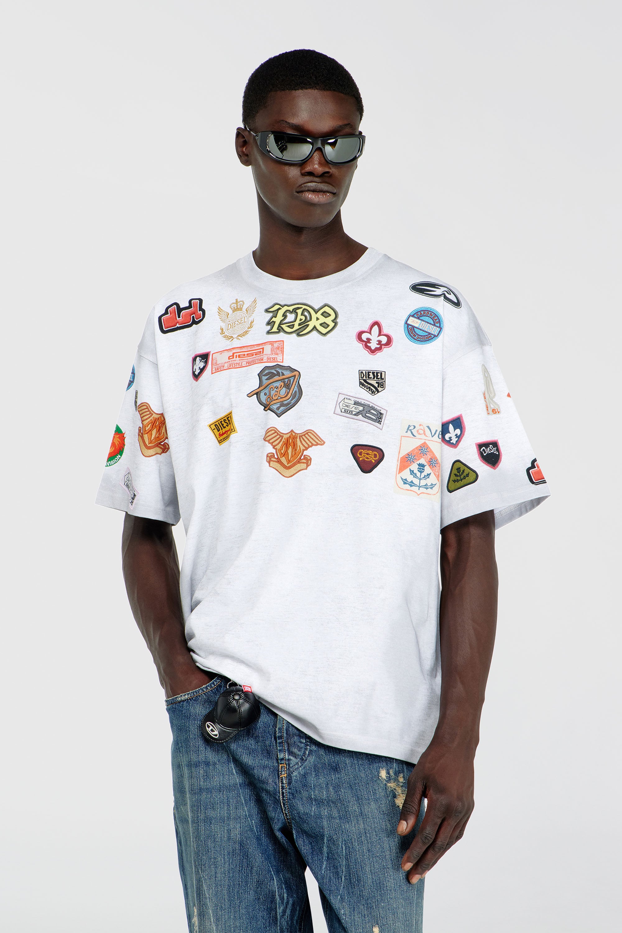 Diesel - T-BOXT-AA6, T-shirt in cotone con stampa patch all-over Uomo in Bianco - 1