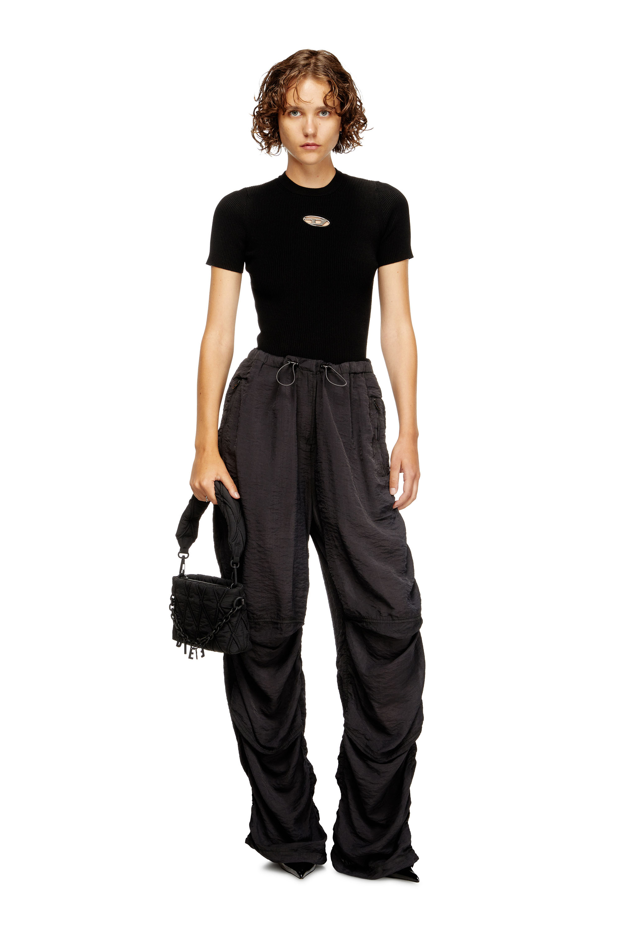 Diesel - M-VALARI-SS, Maglia a manica corta con Oval D metallico Donna in Nero - 1