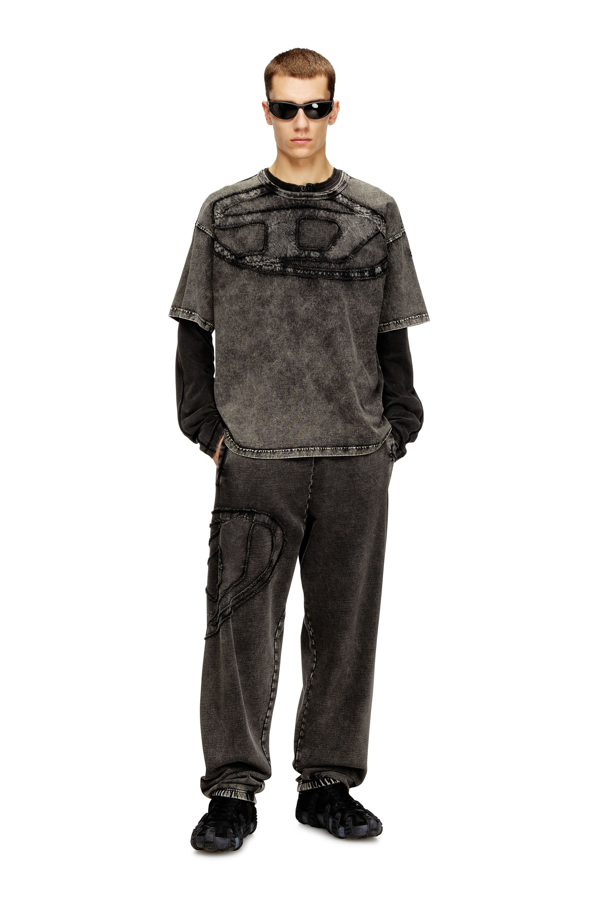 Diesel - T-BOXT-DEN, T-shirt in cotone dal taglio rilassato con applicazione Oval D Uomo in Grigio - 2