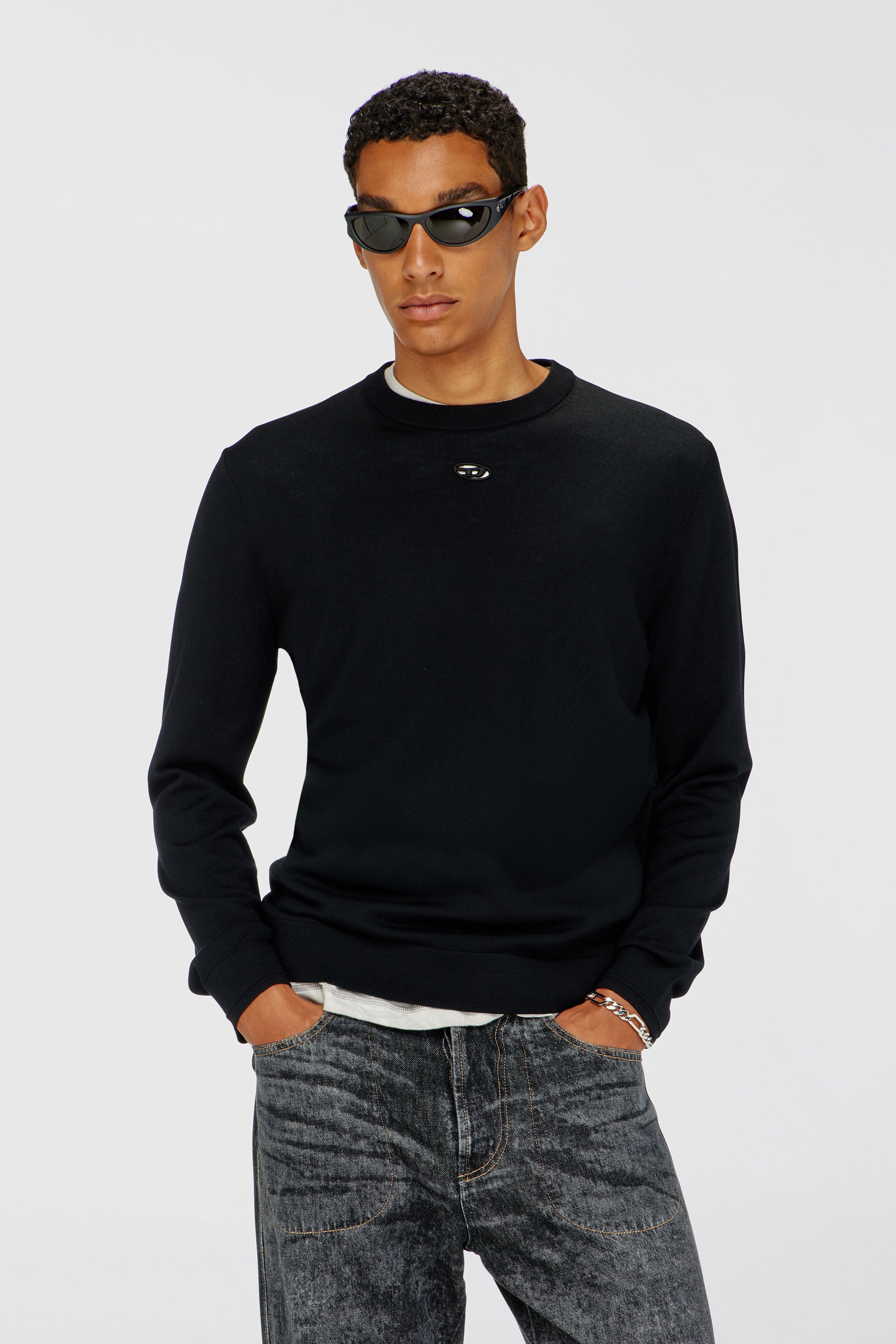 Diesel - K-VALIAM, Maglia in lana con logo cut-out Uomo in Nero - 1