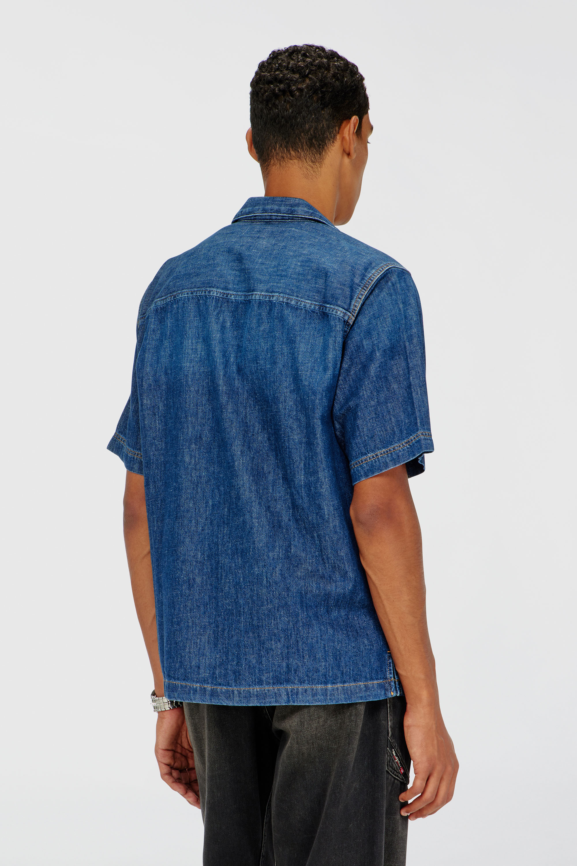 Diesel - D-PAROSHORT, Camicia bowling in denim Uomo in Blu - 4