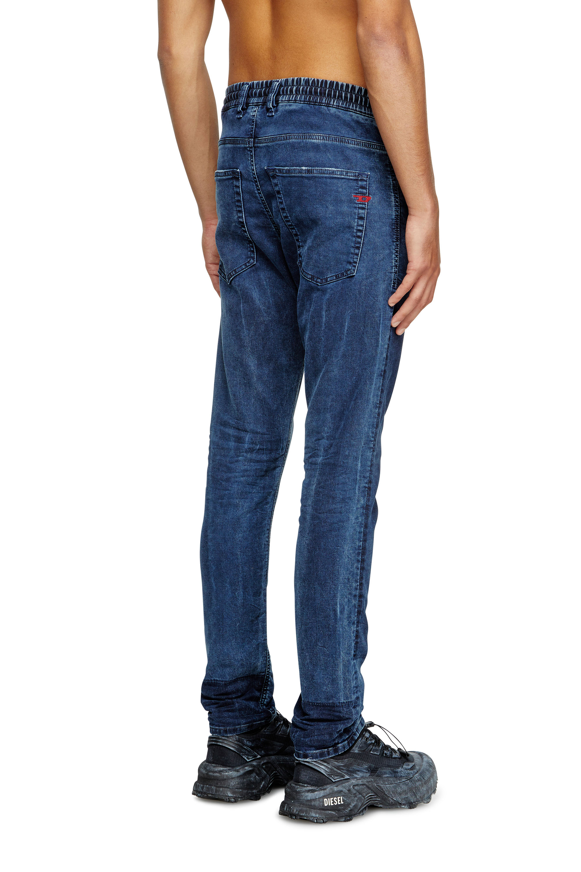 Diesel - Regular 2030 D-Krooley Joggjeans® 09M36 Uomo, Blu Scuro - Image 4
