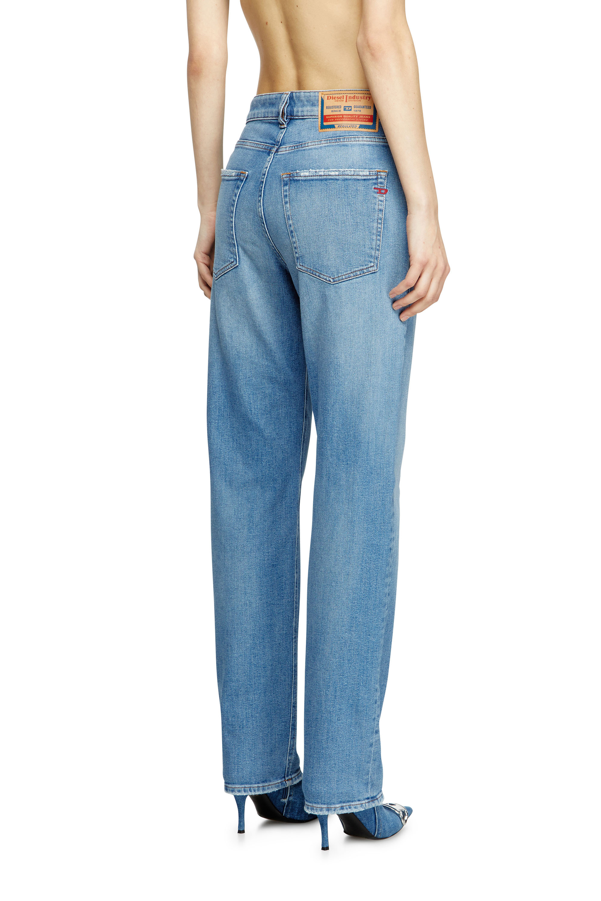 Diesel - Regular Jeans 1988 D-Ark 09M22 Donna, Blu Chiaro - Image 4