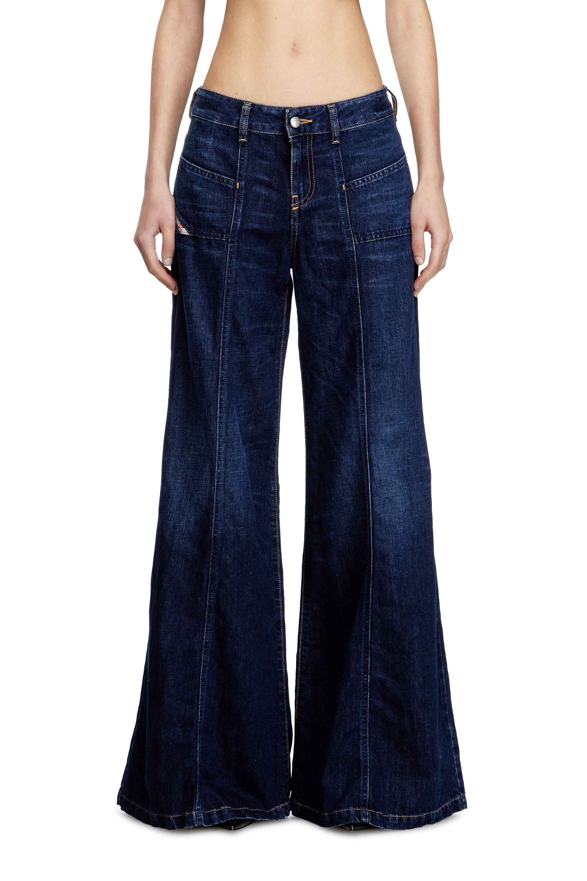 Diesel - Flare Jeans D-Akii 068RA Donna, Blu Scuro - Image 1