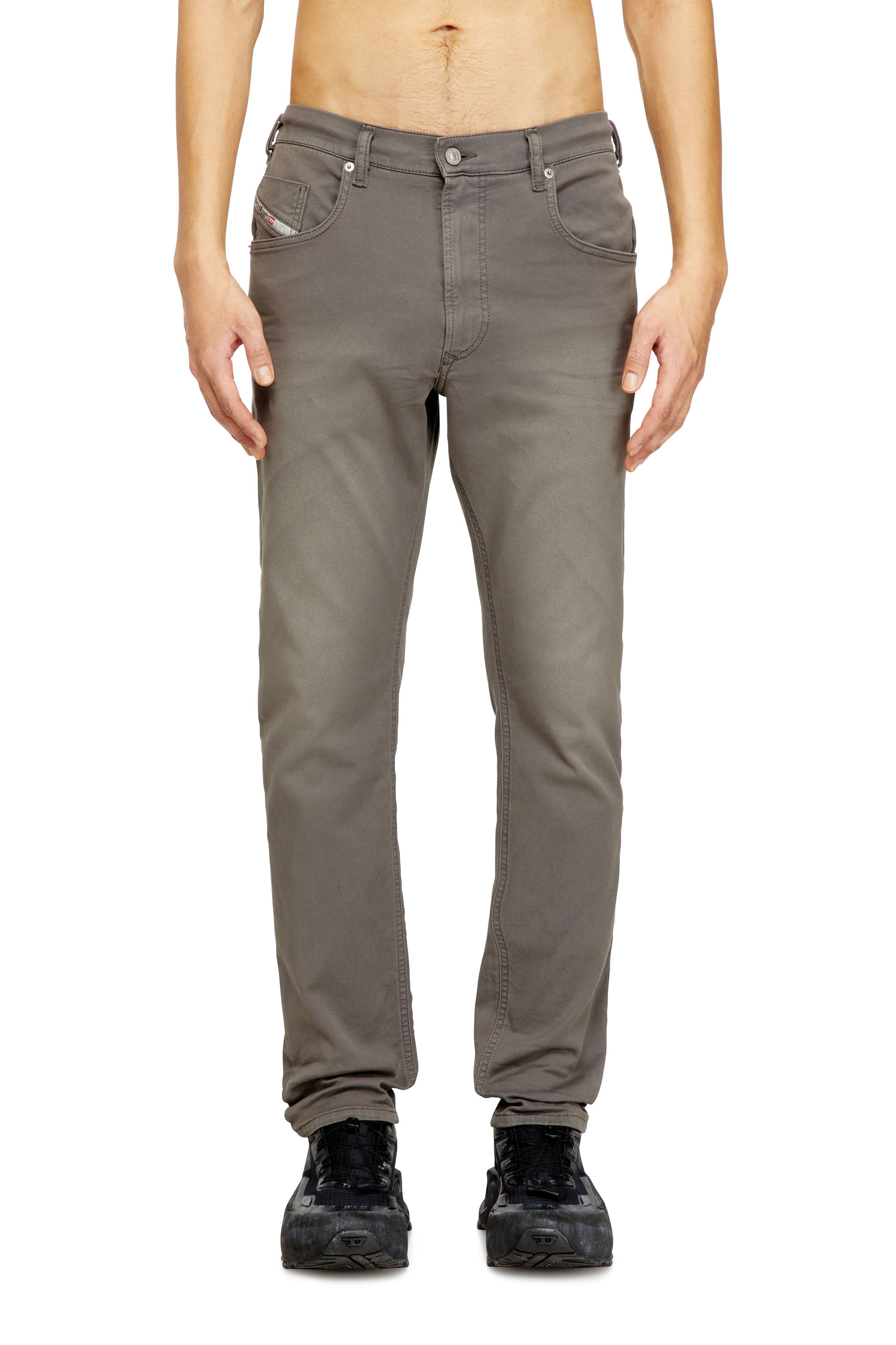 Diesel - Regular 2032 D-Krooley-BW Joggjeans® 0670M Uomo, null - Image 1